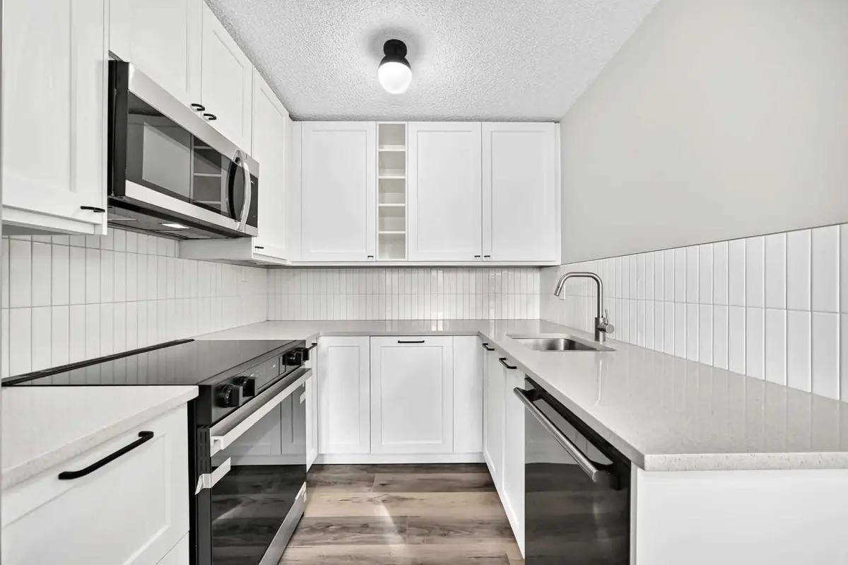 195 Manora Place NE, Calgary, Alberta T2X7A5 For Sale | HouseSigma