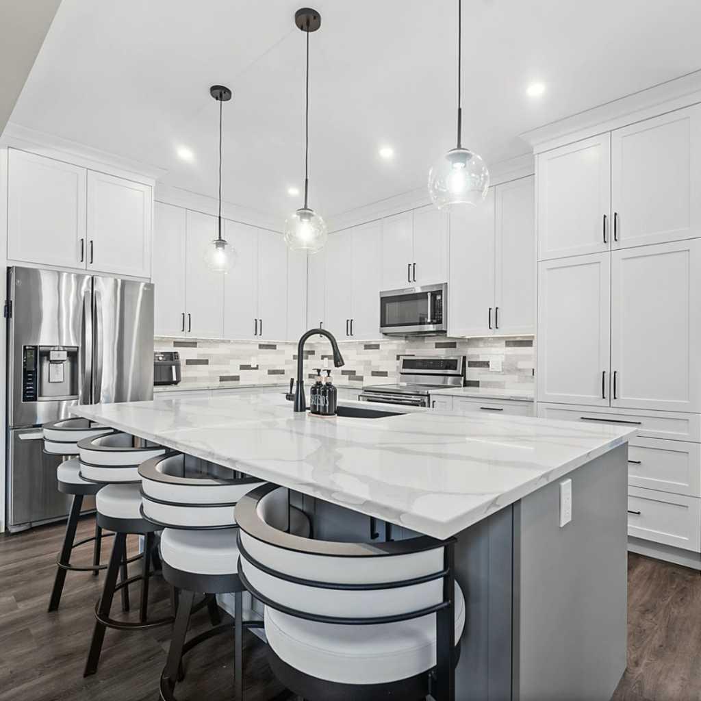 379 Cimarron Boulevard, Okotoks, Alberta T1S1A8 For Sale HouseSigma