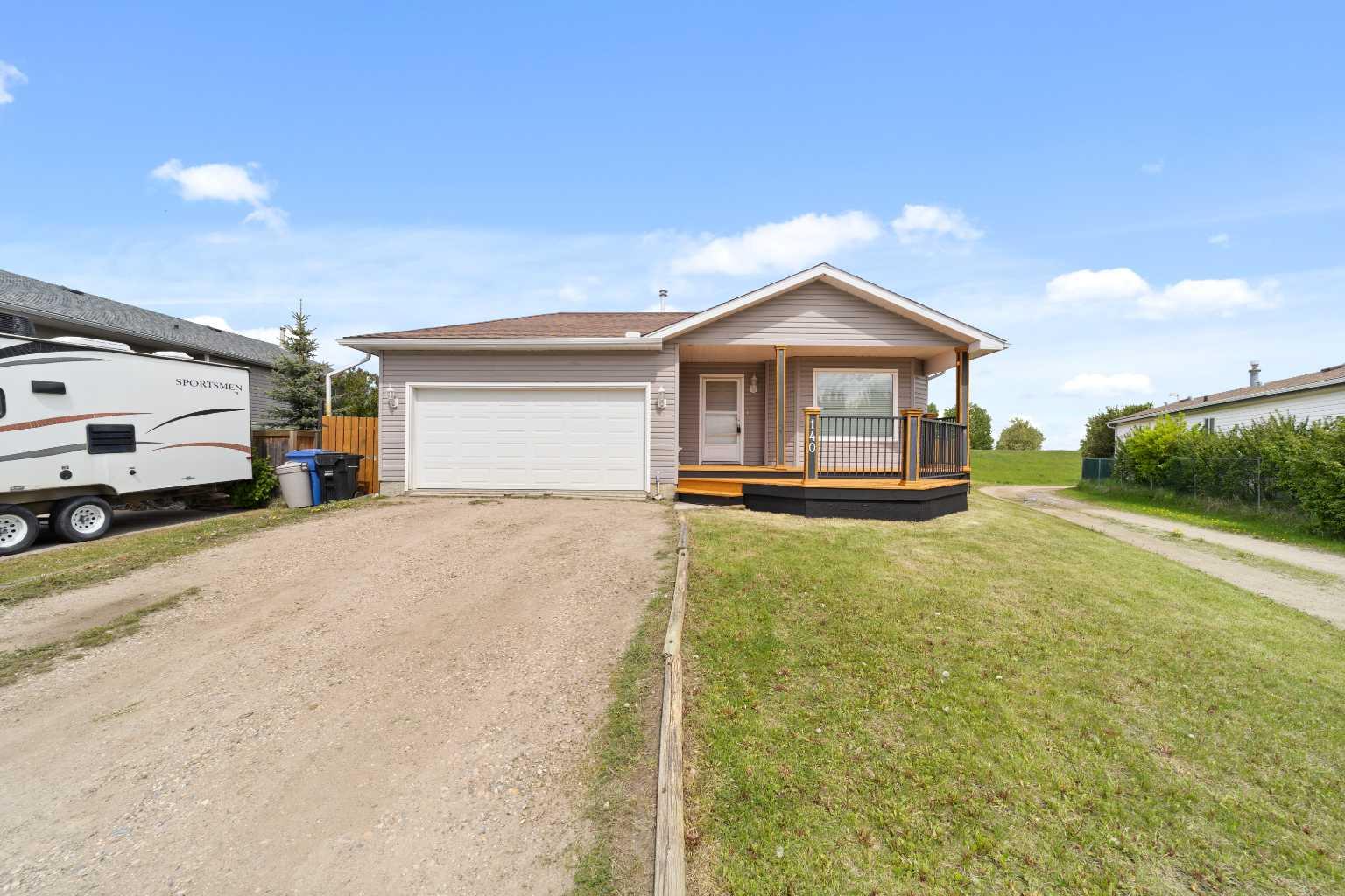 140 Meadowpark Drive, Carstairs, Alberta T0M0N0 Sold History HouseSigma