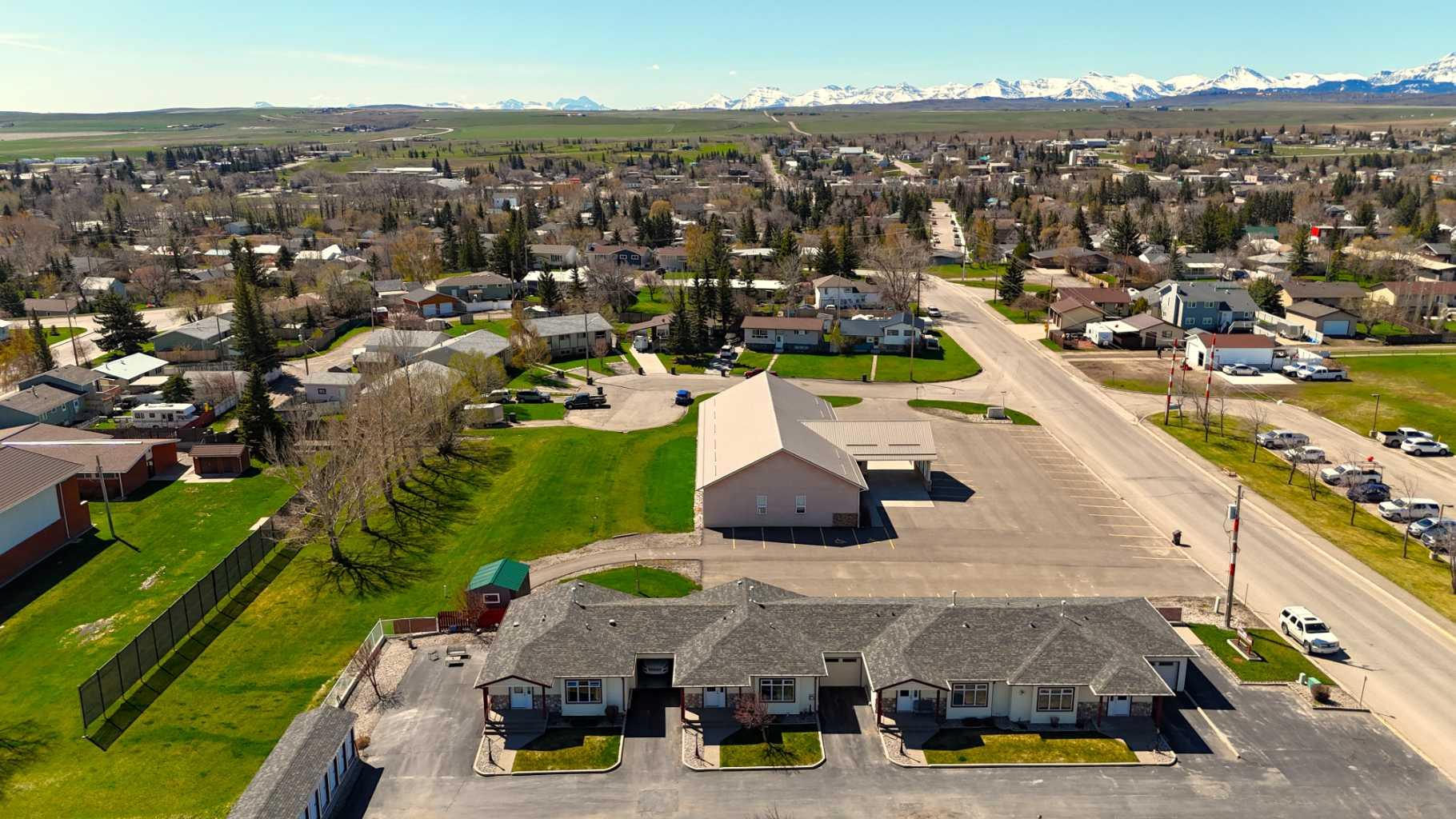 8 1261 Beverley McLachlin Drive, Pincher Creek, Alberta T0K1W0 For