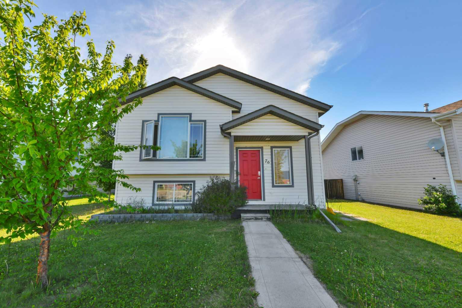 76 Old Boomer Road, Sylvan Lake, Alberta T4S2H8 Sold History | HouseSigma