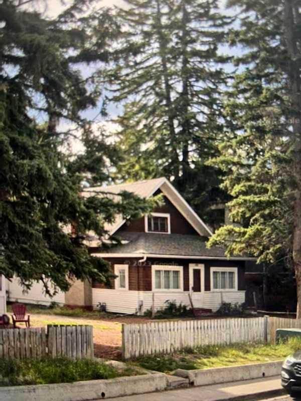 418 Muskrat Street, Banff, Alberta T1L1G5 For Sale HouseSigma