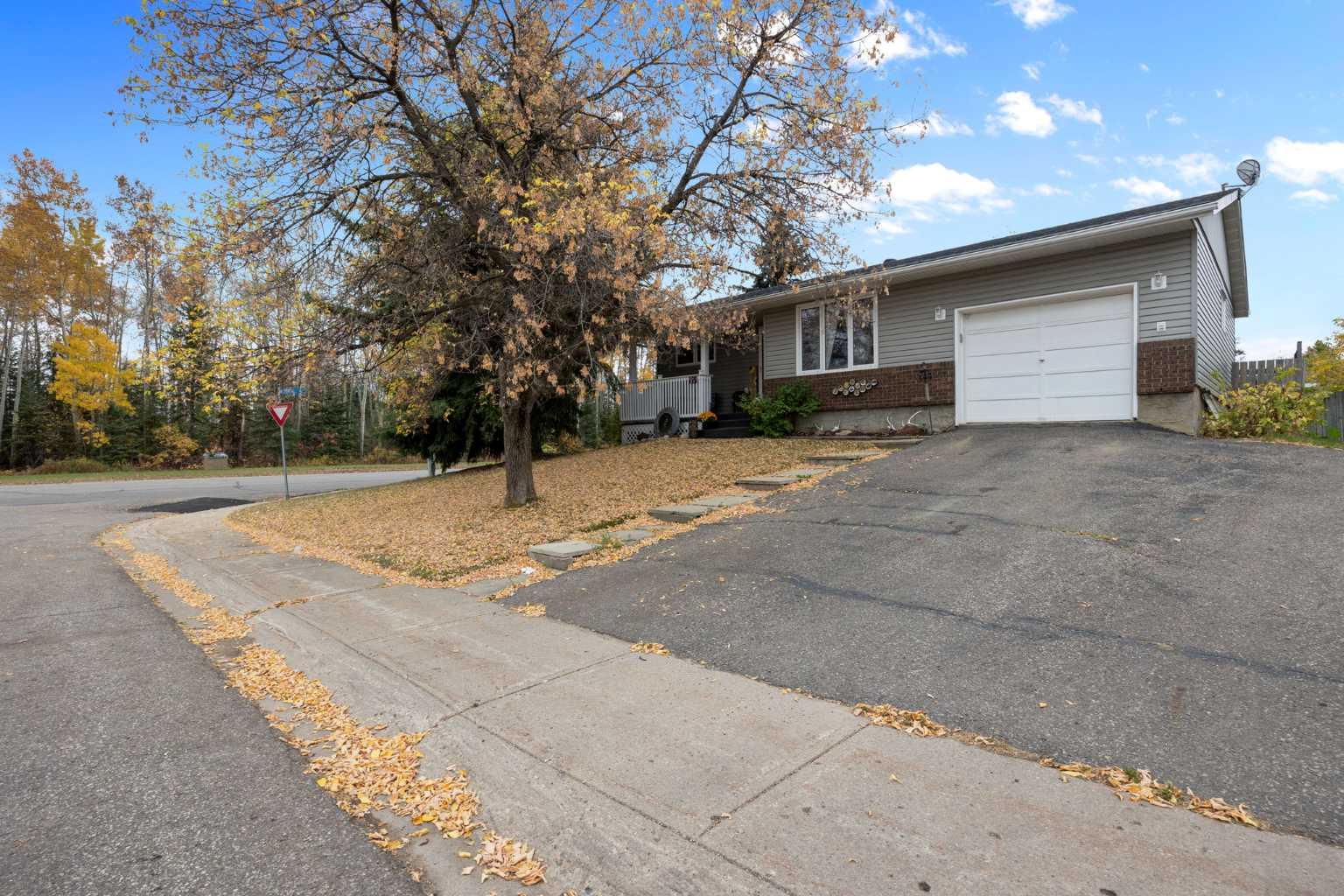 121 Signal Cove, Fort McMurray, Alberta T9H3V8 For Sale HouseSigma