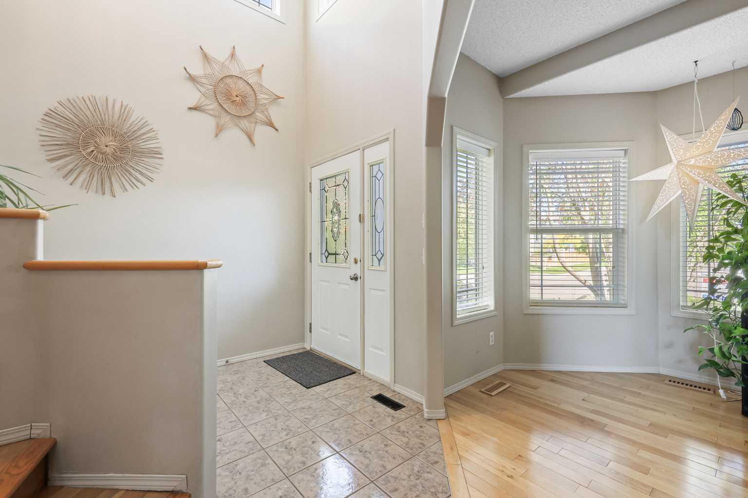 8 Mt Douglas Circle SE, Calgary, Alberta T2Z3N9 For Sale HouseSigma