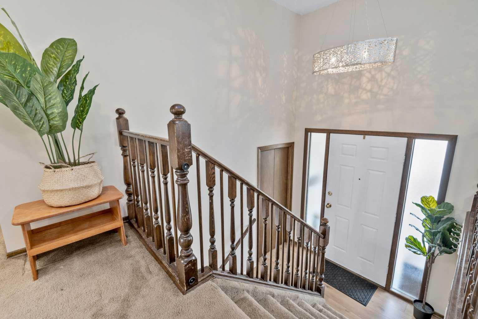 36 Brookes Crescent, Red Deer, Alberta T4R1L9 For Sale HouseSigma