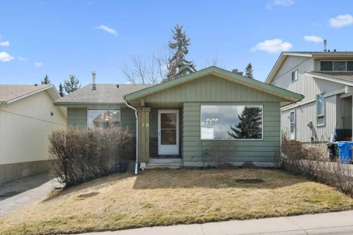 19 Coach Manor Rise SW, Calgary, Alberta Sold History | HouseSigma