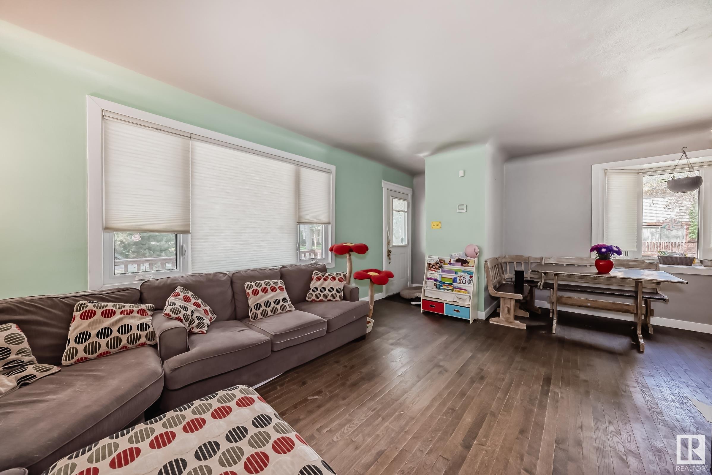 7754 79 Avenue NW, Edmonton, Alberta T6C0P6 For Sale HouseSigma