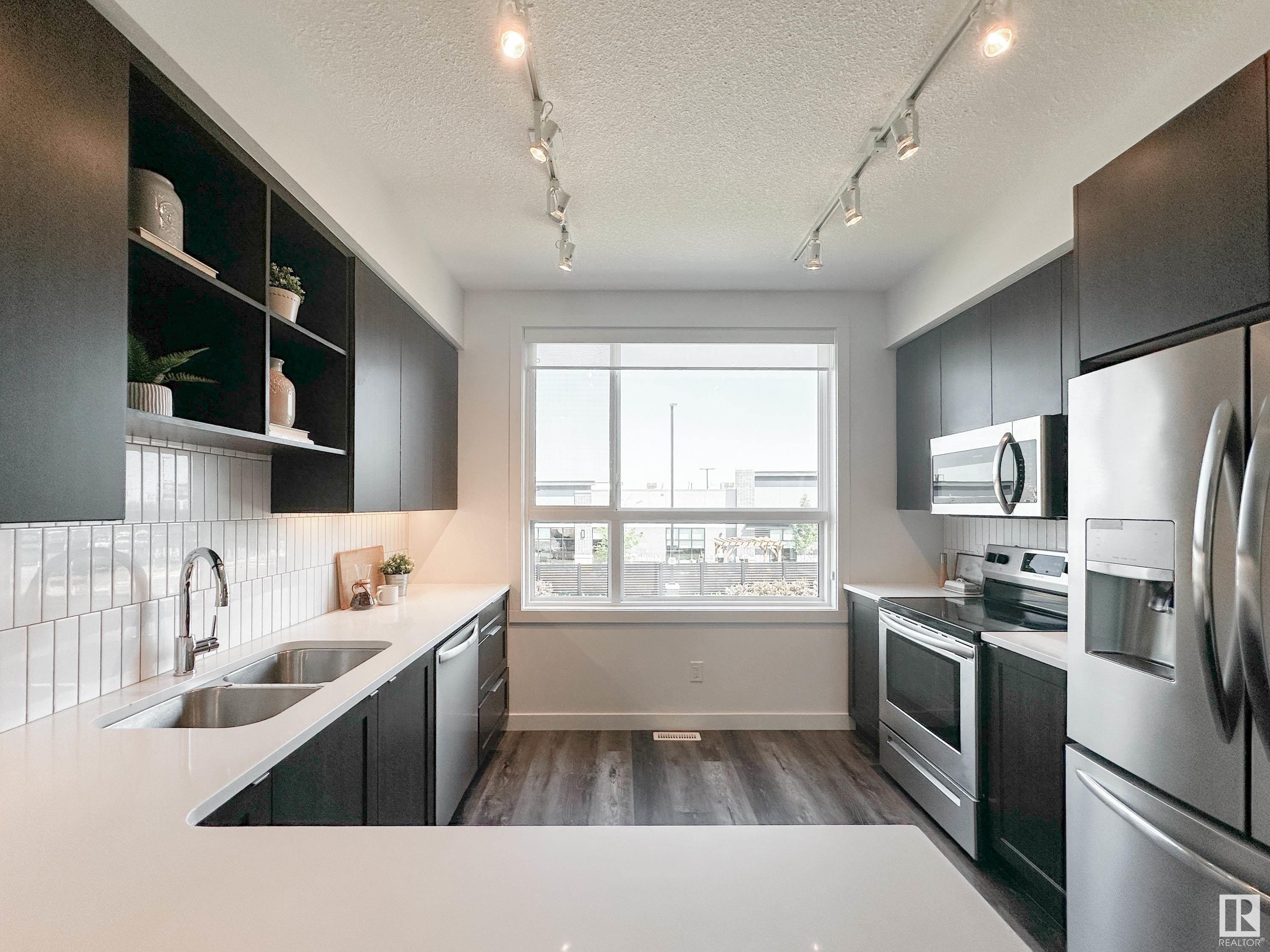 57 100 JENSEN LAKES Boulevard, St. Albert, Alberta T8N7T9 For Sale