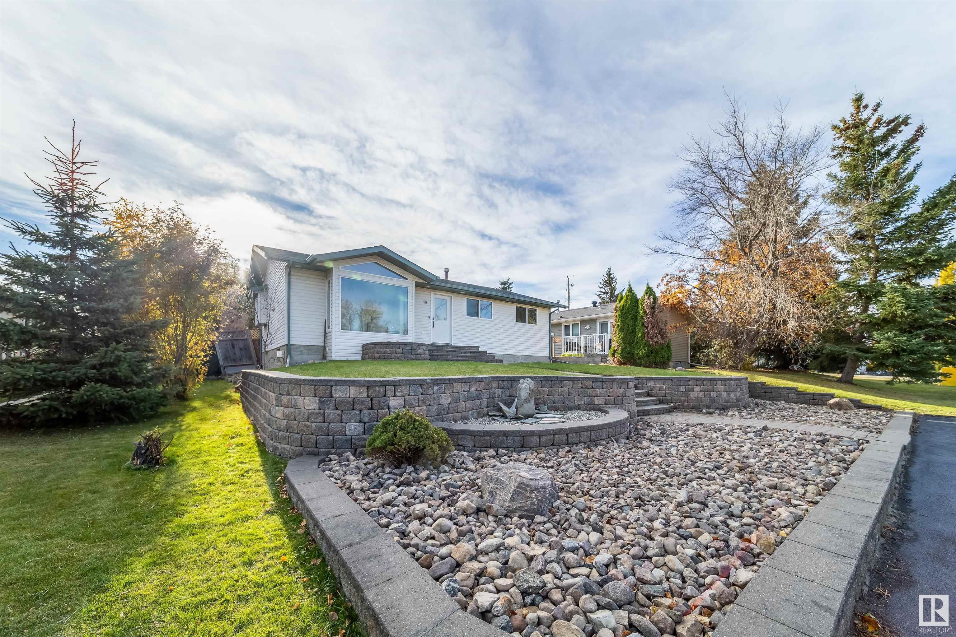 15 MAIN Street, Ardrossan, Alberta T8A2A2 For Sale HouseSigma