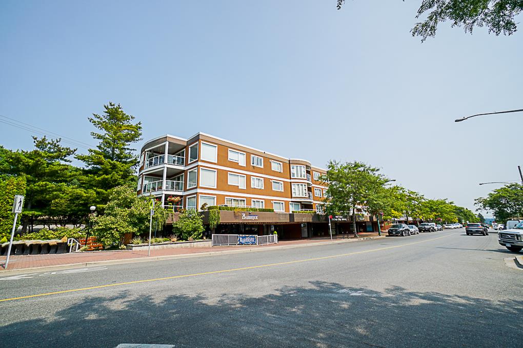 104 15213 PACIFIC AVENUE, White Rock, British Columbia V4B1P8 Sold