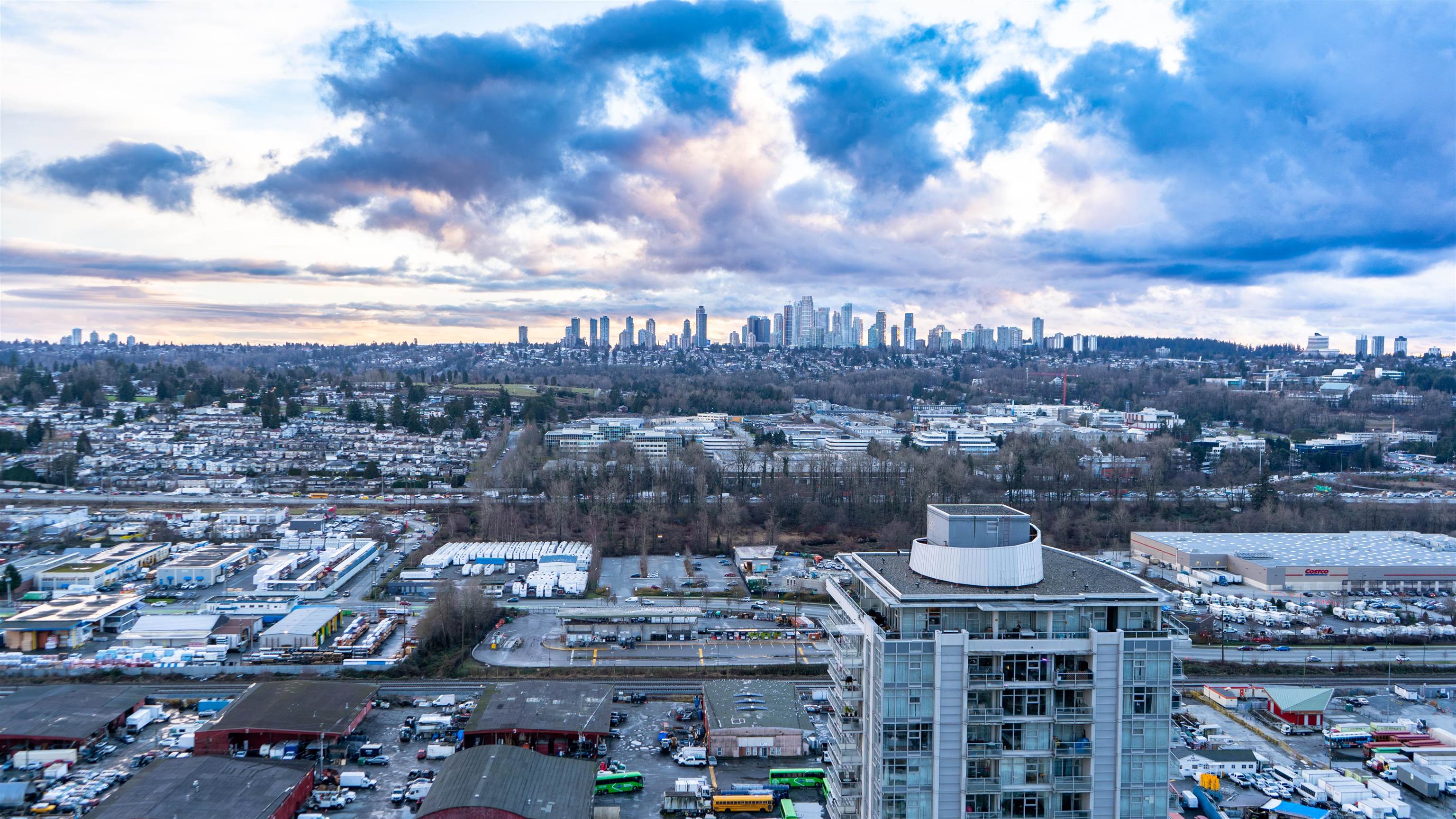 2412 4730 LOUGHEED HIGHWAY, Burnaby, BC Apartment/Condo For Sale