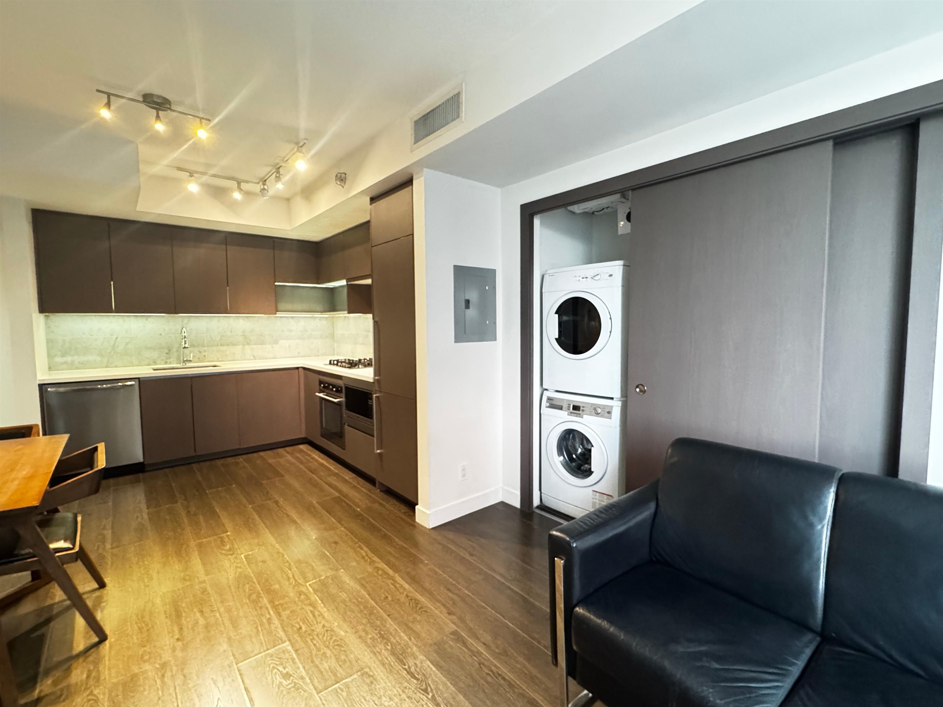 Unit 755 - 38 Smithe Street, Vancouver 2