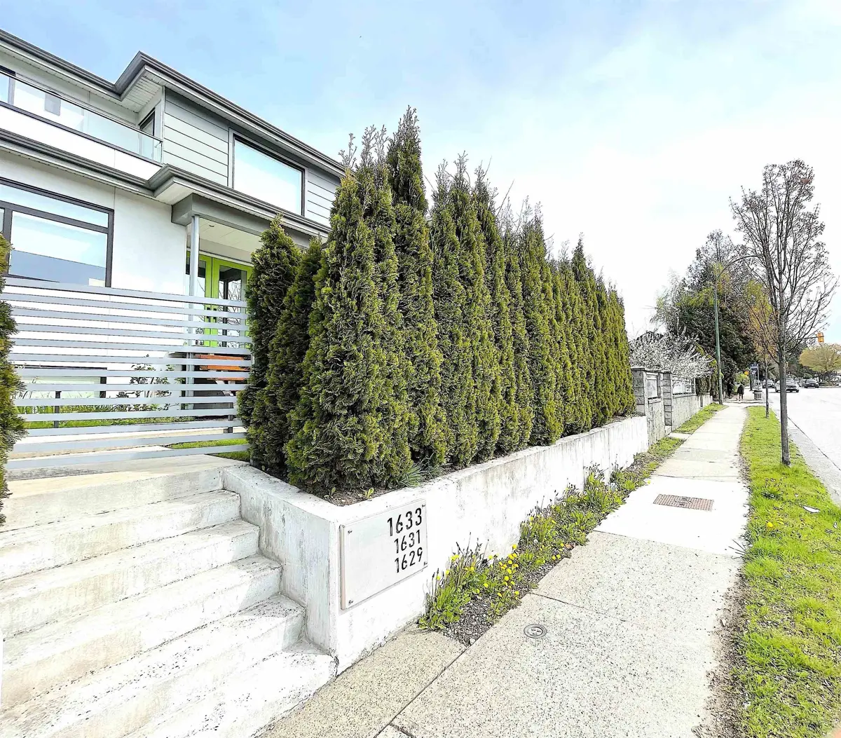1633 Marine Drive SE, Vancouver, British Columbia V5P2R5 For Sale ...