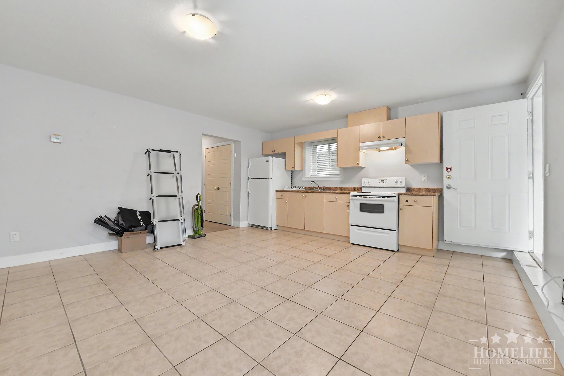 Unit Basement - 6125 148 Street, Surrey 3