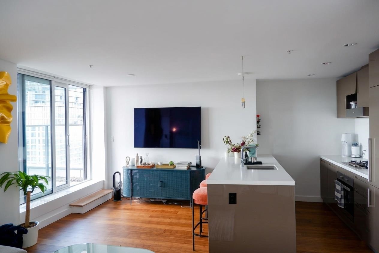 Unit 3811 - 777 Richards Street, Vancouver 4