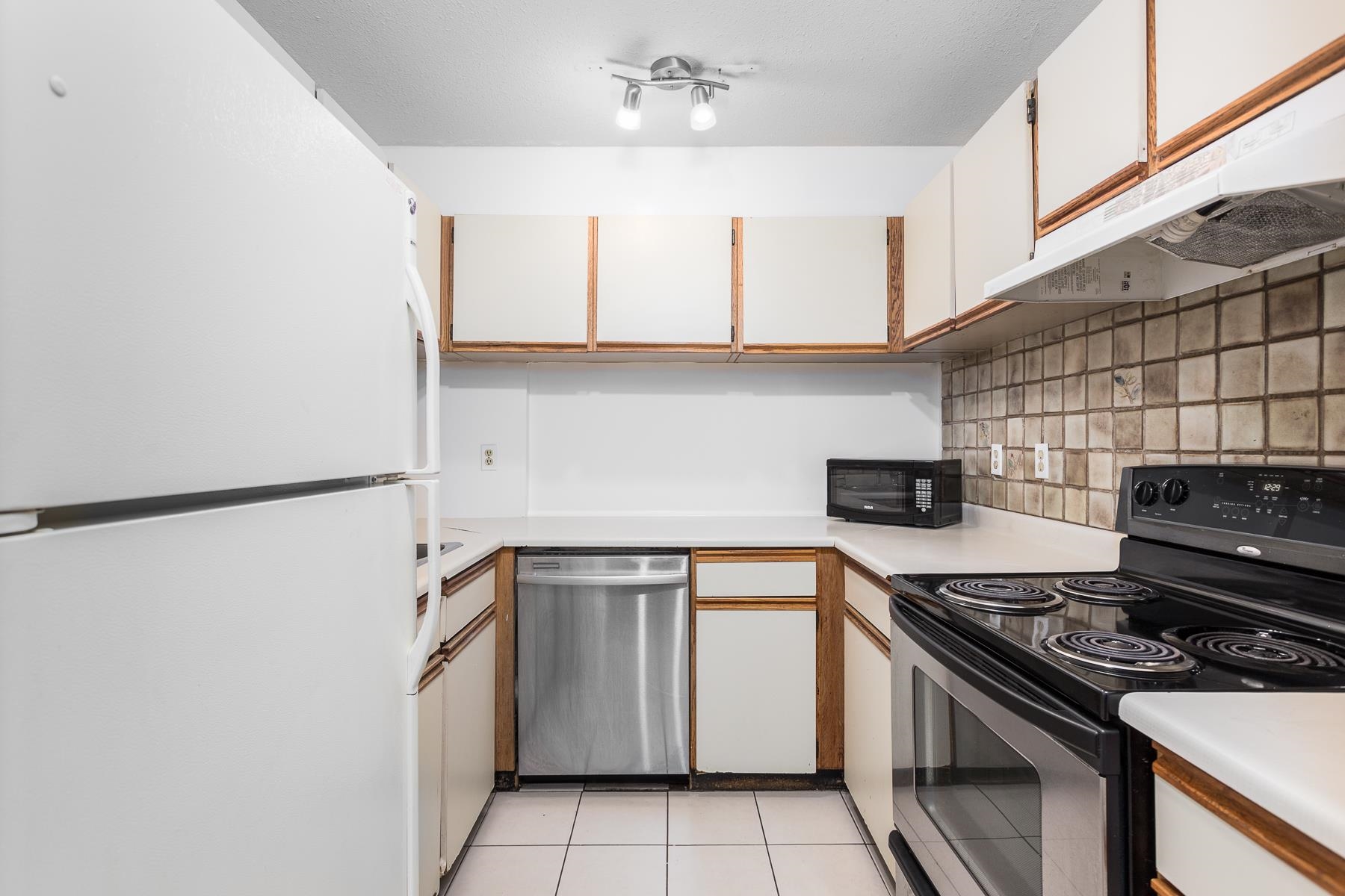Unit 101 - 1405 Haro Street, Vancouver 5