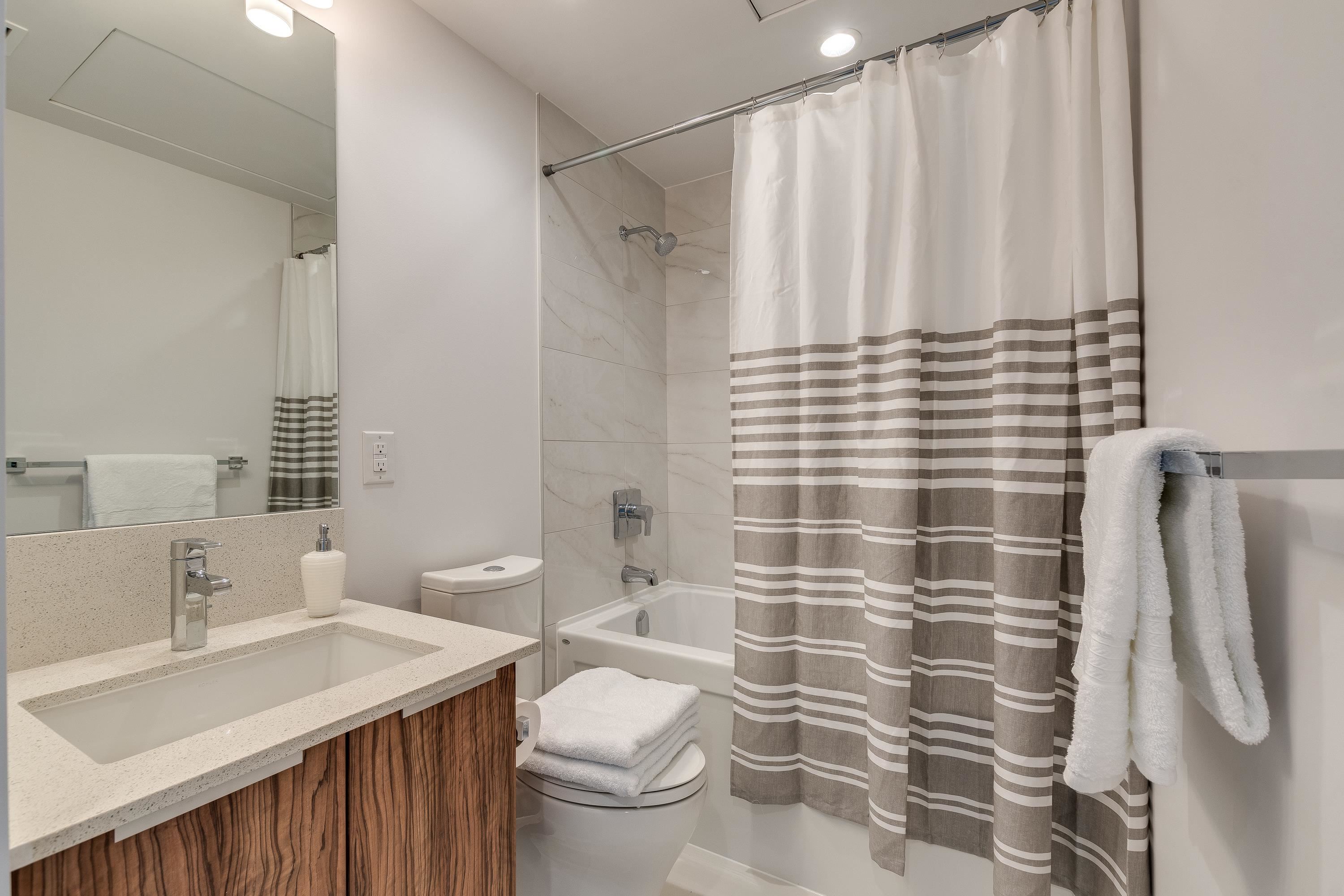 Unit 1206 - 1283 Howe Street, Vancouver 4