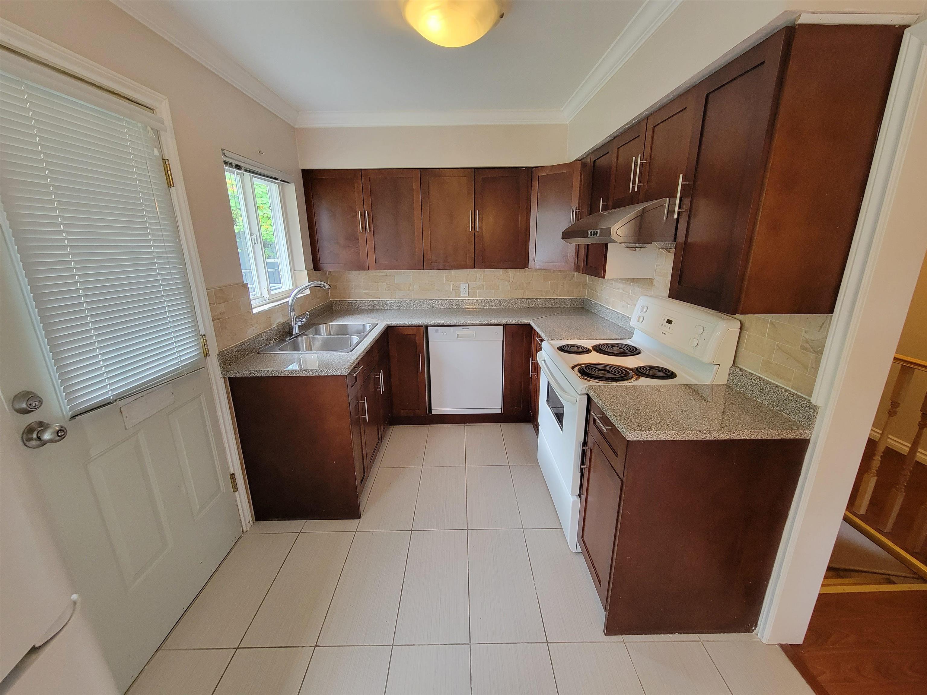 8374 11th Avenue, Burnaby 4
