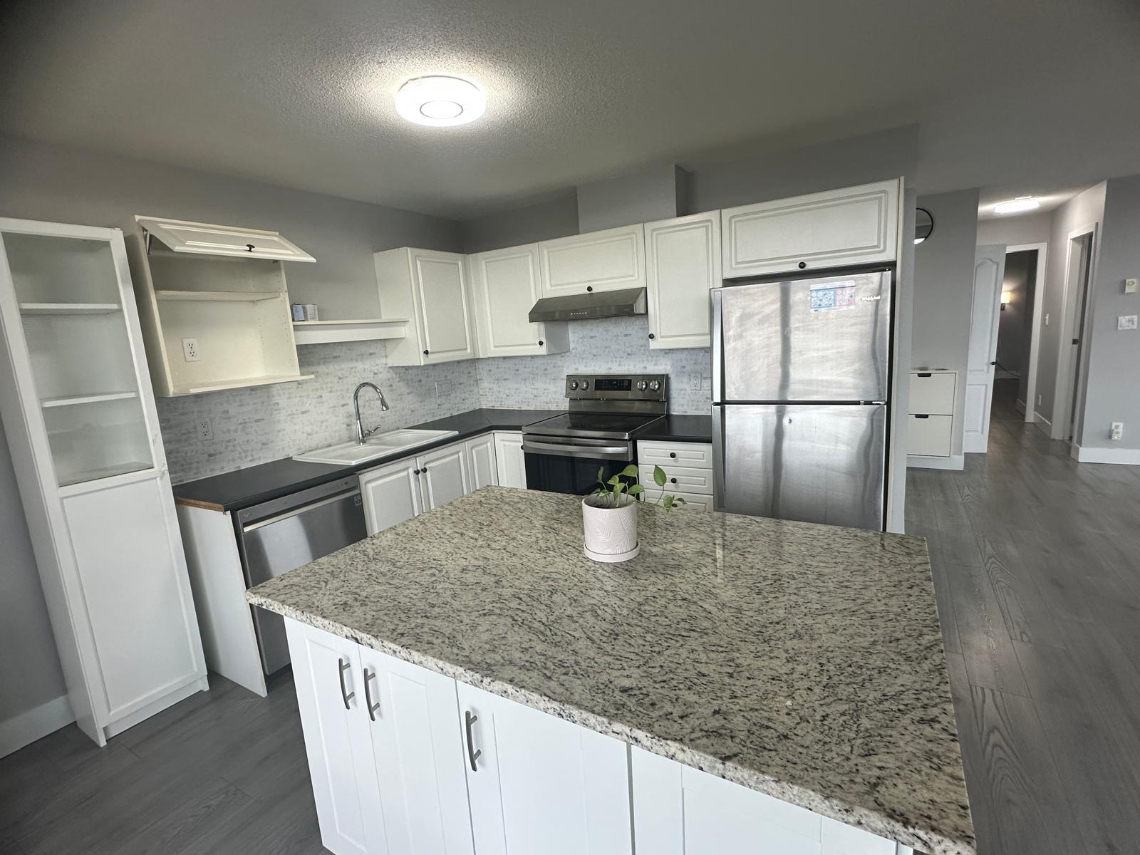 Unit 704 - 412 Twelfth Street, New Westminster 3