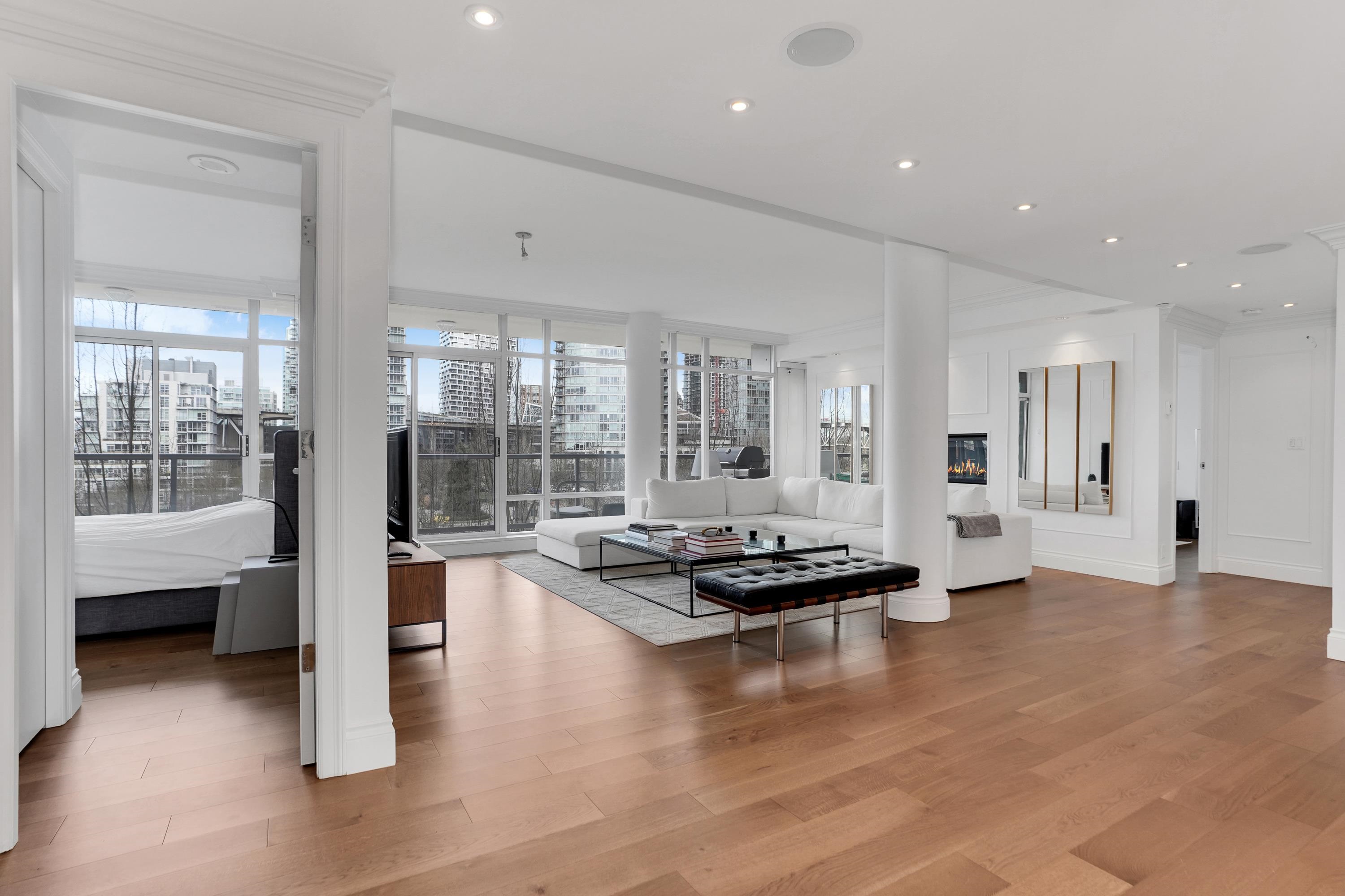 Unit 701 - 426 Beach Crescent, Vancouver 2