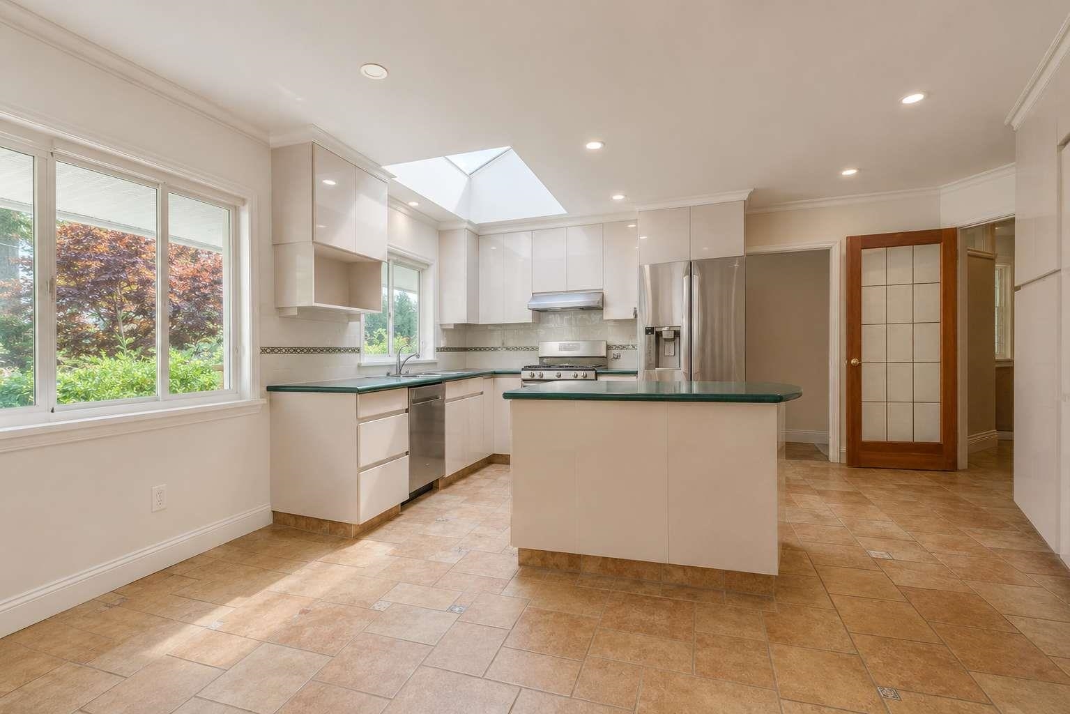 606 St Andrews Road, West Vancouver 4