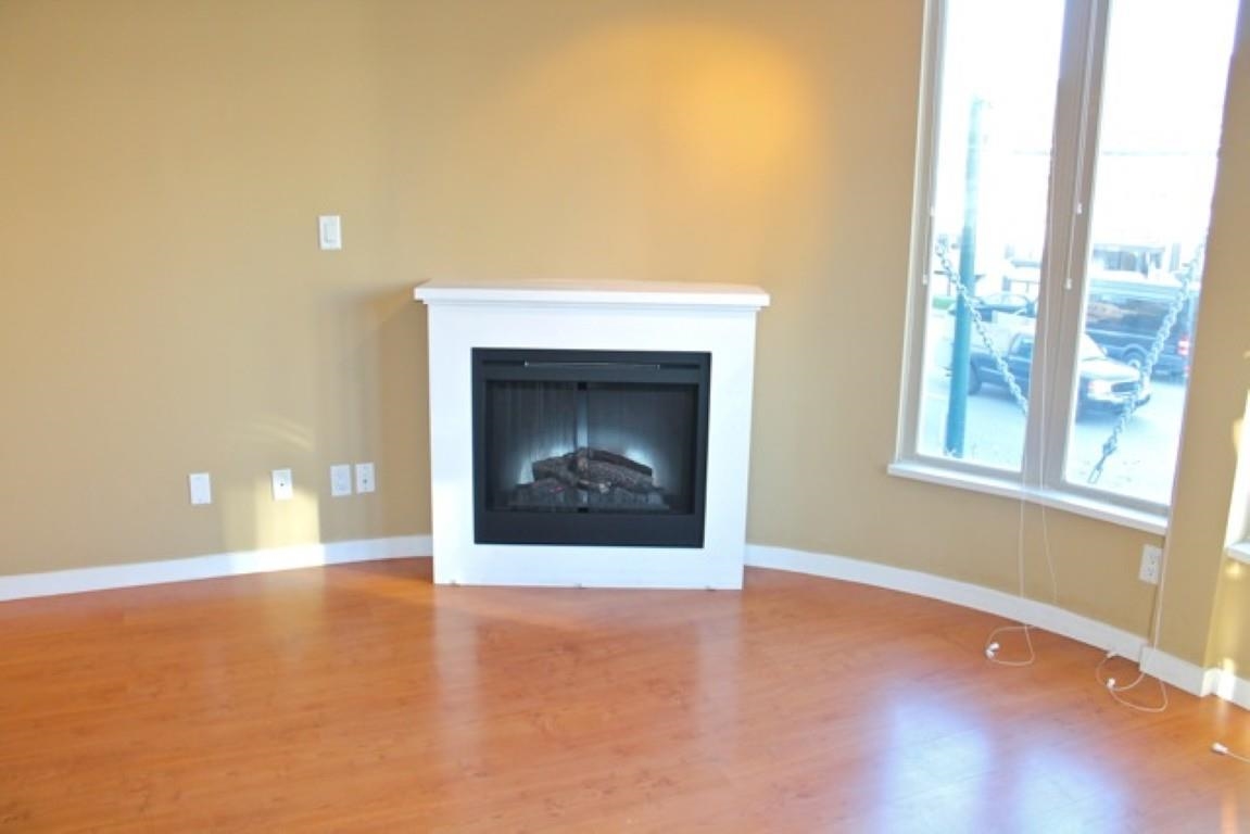 Unit 209 - 3089 Oak Street, Vancouver 4