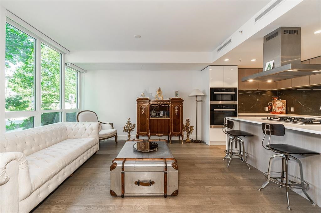 2025 Curling Road, North Vancouver 3