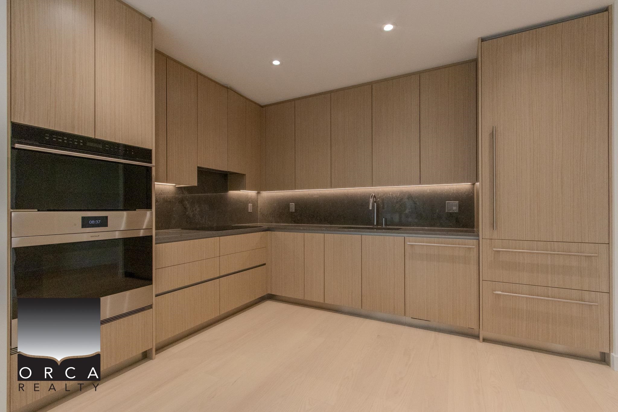Unit 102 - 777 Harbour Way, North Vancouver 4