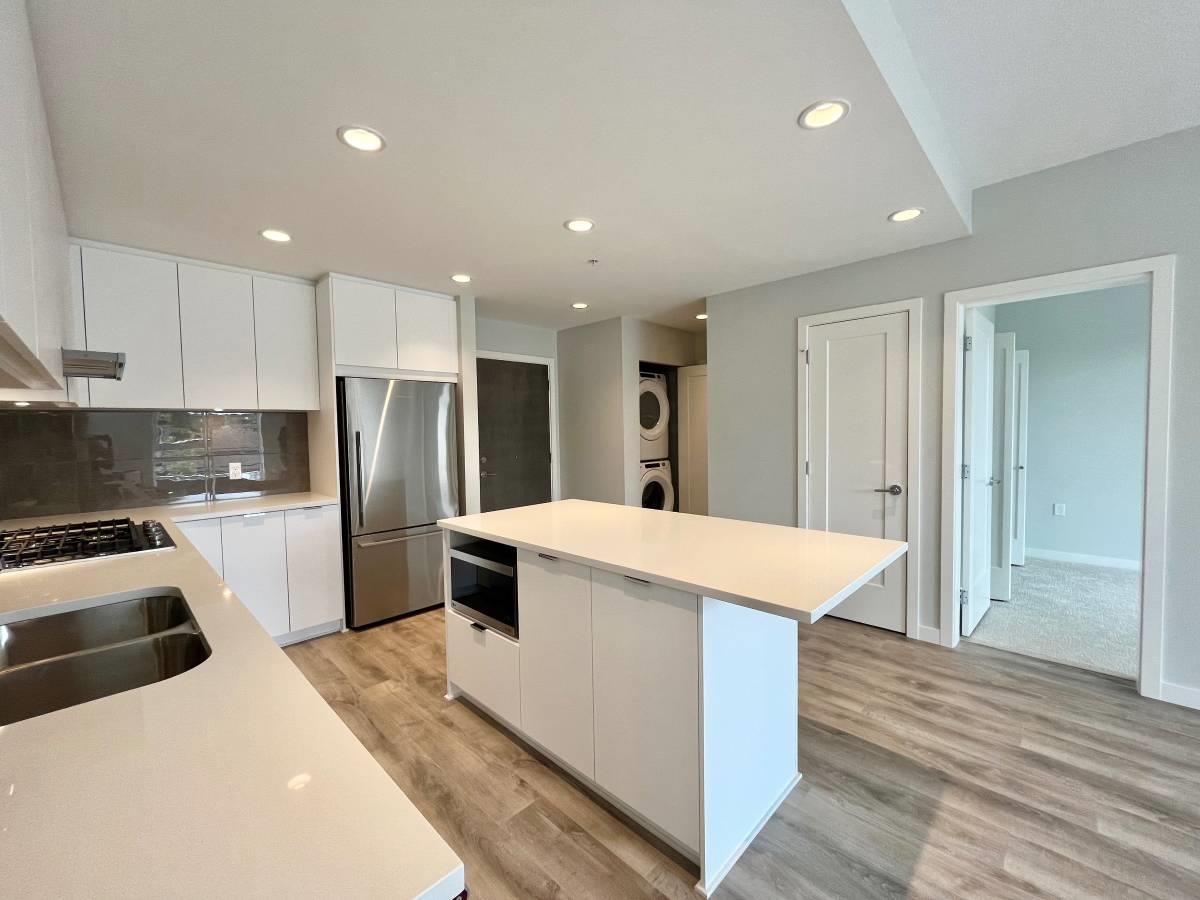 615 Cottonwood Avenue, Coquitlam 2