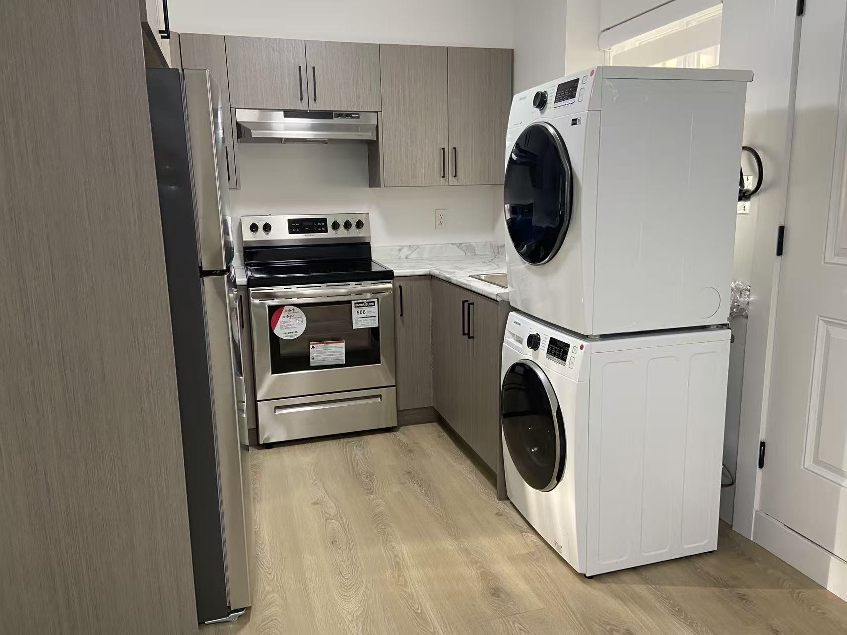 Unit Basement rental - 16794 20a Avenue, Surrey 4