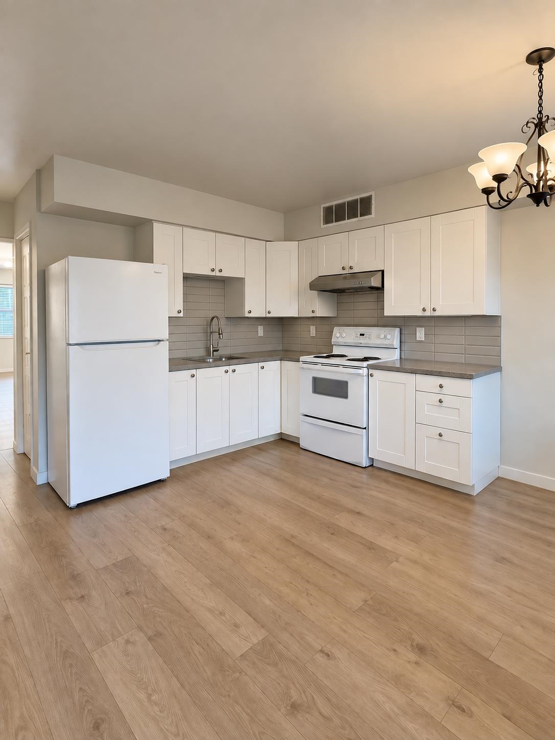 6925 Aubrey, Burnaby 3