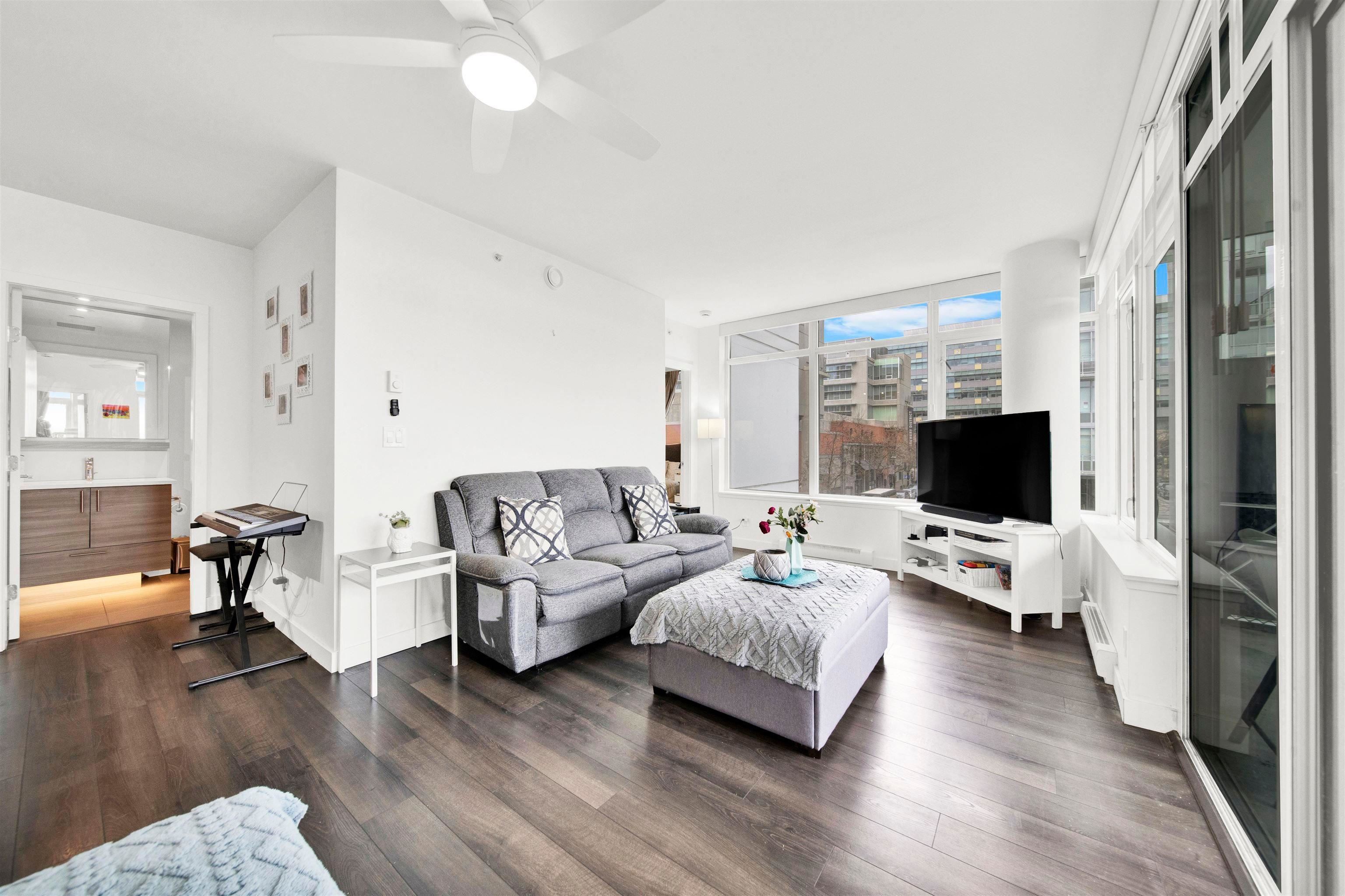 Unit 307 - 200 Nelson's Crescent Crescent NW, New Westminster 2