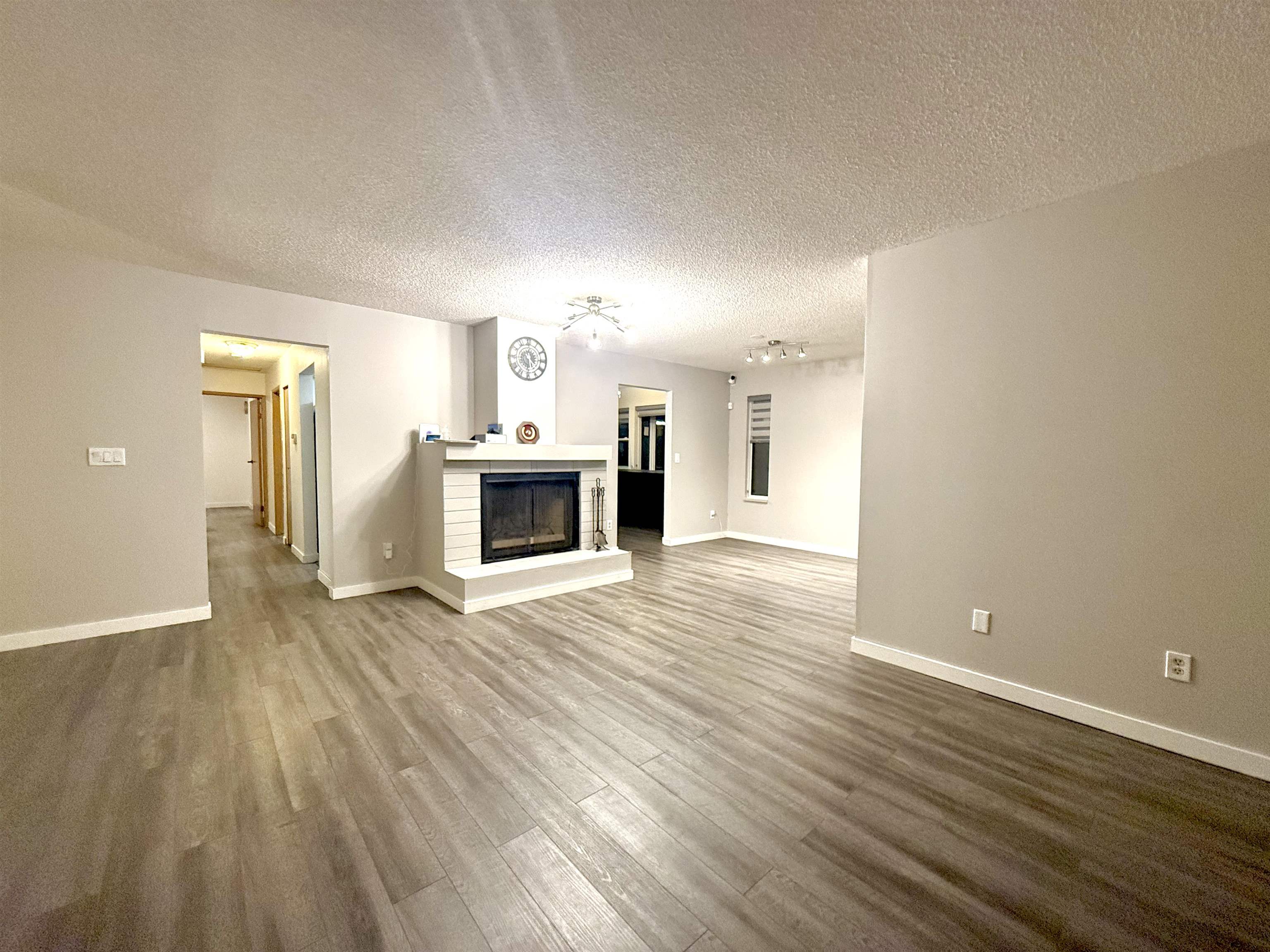 Unit Up - 2217 Hillside Avenue, Coquitlam 2