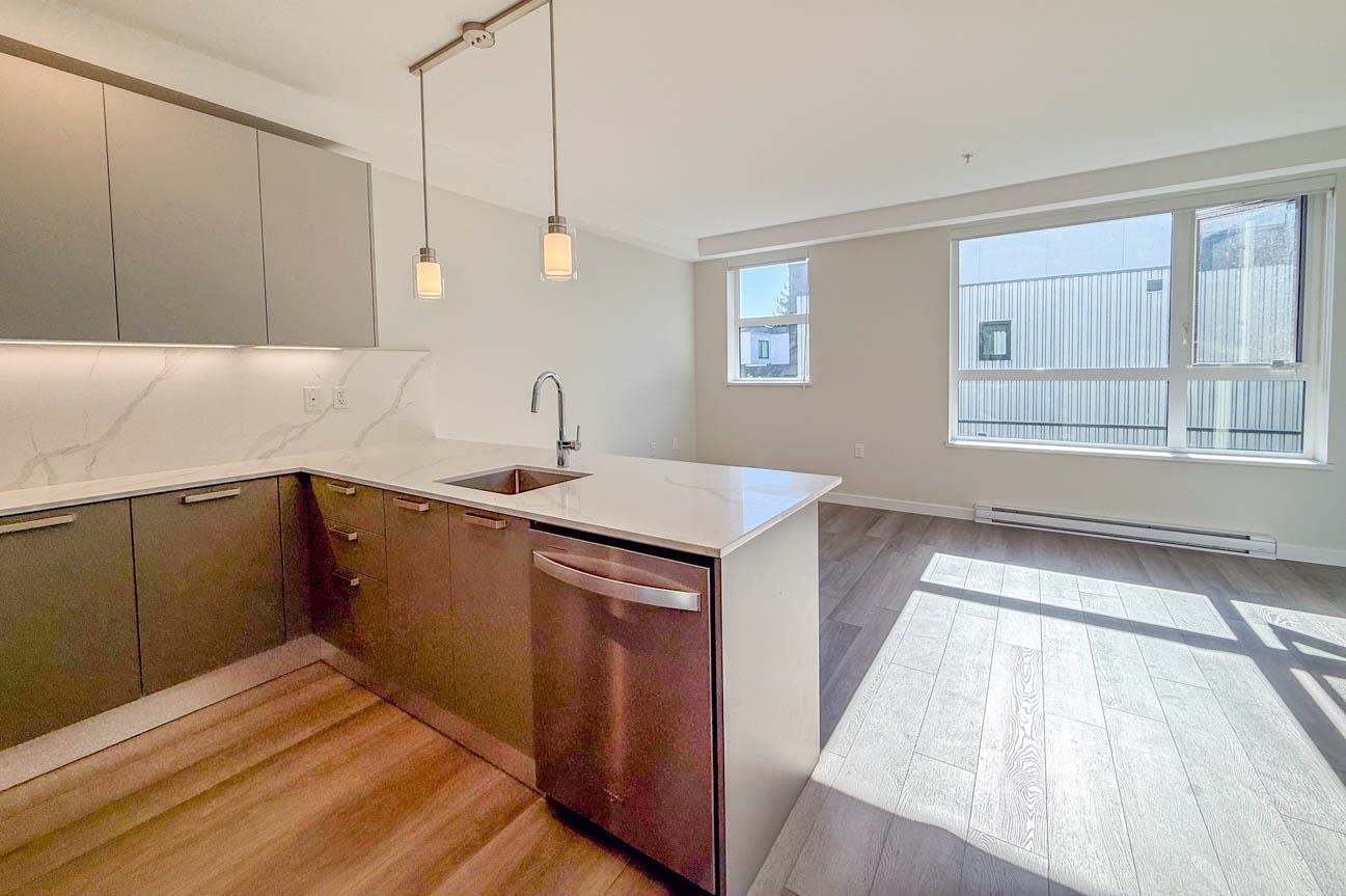 Unit 306 - 3588 Hull Street, Vancouver 4