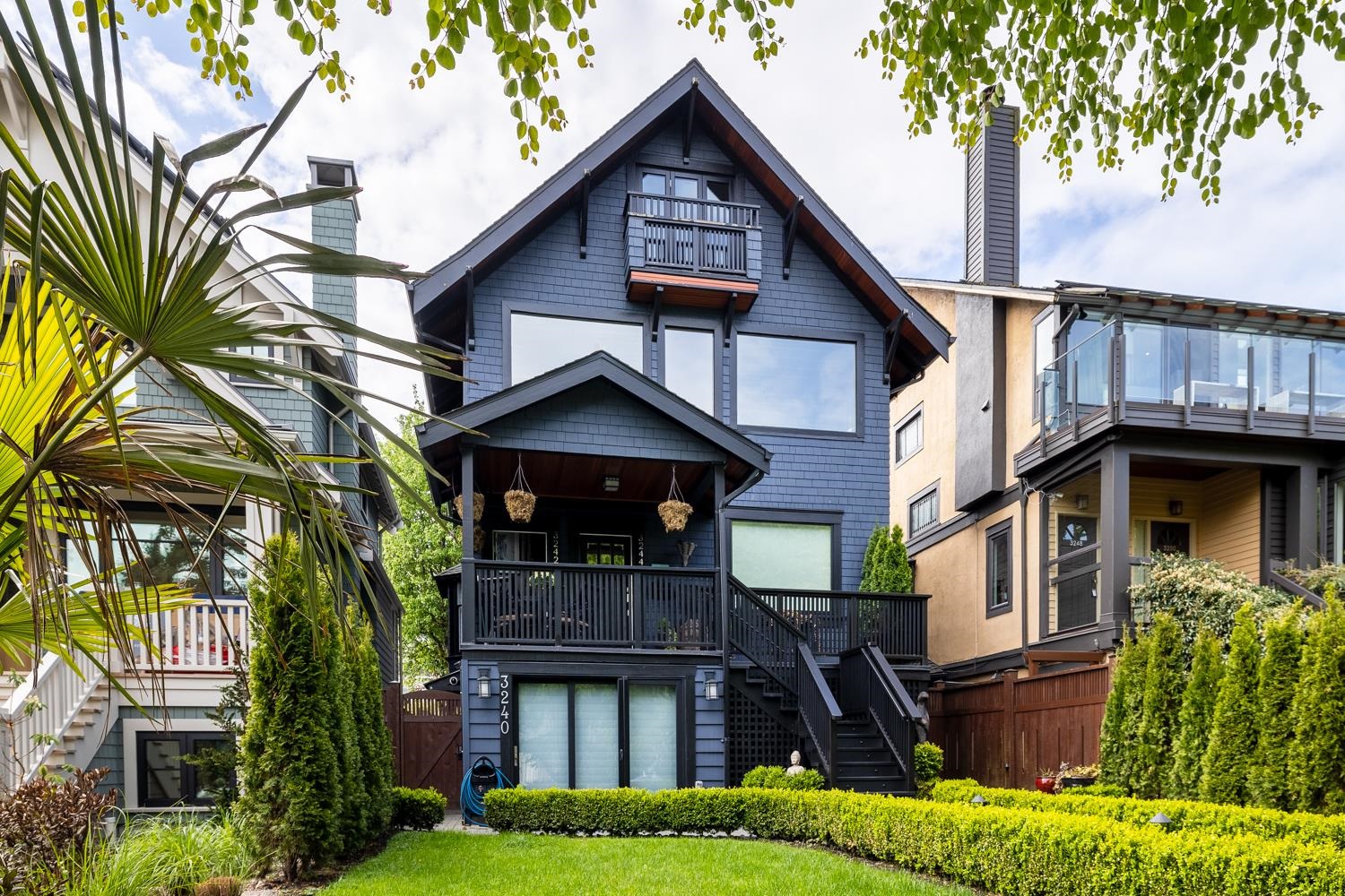 3242 1st Avenue W, Vancouver 2
