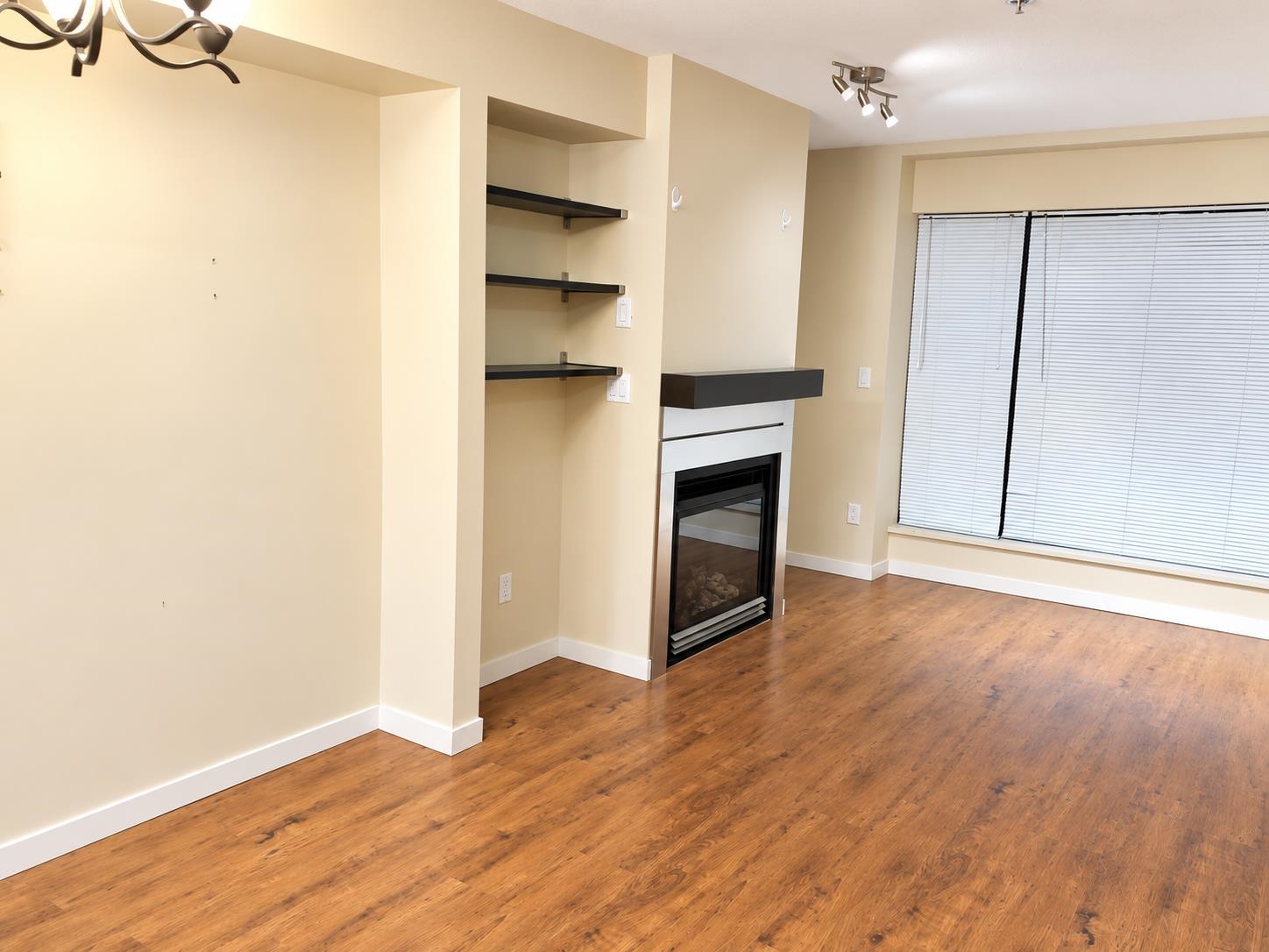 Unit 3F - 10866 City Parkway, Surrey 4