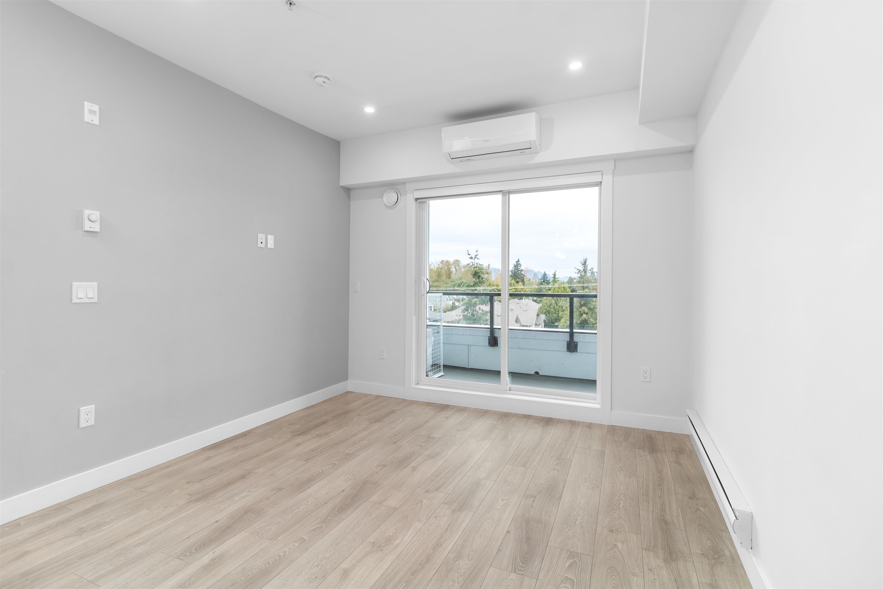 Unit 4xx - 14438 72 Avenue, Surrey 2