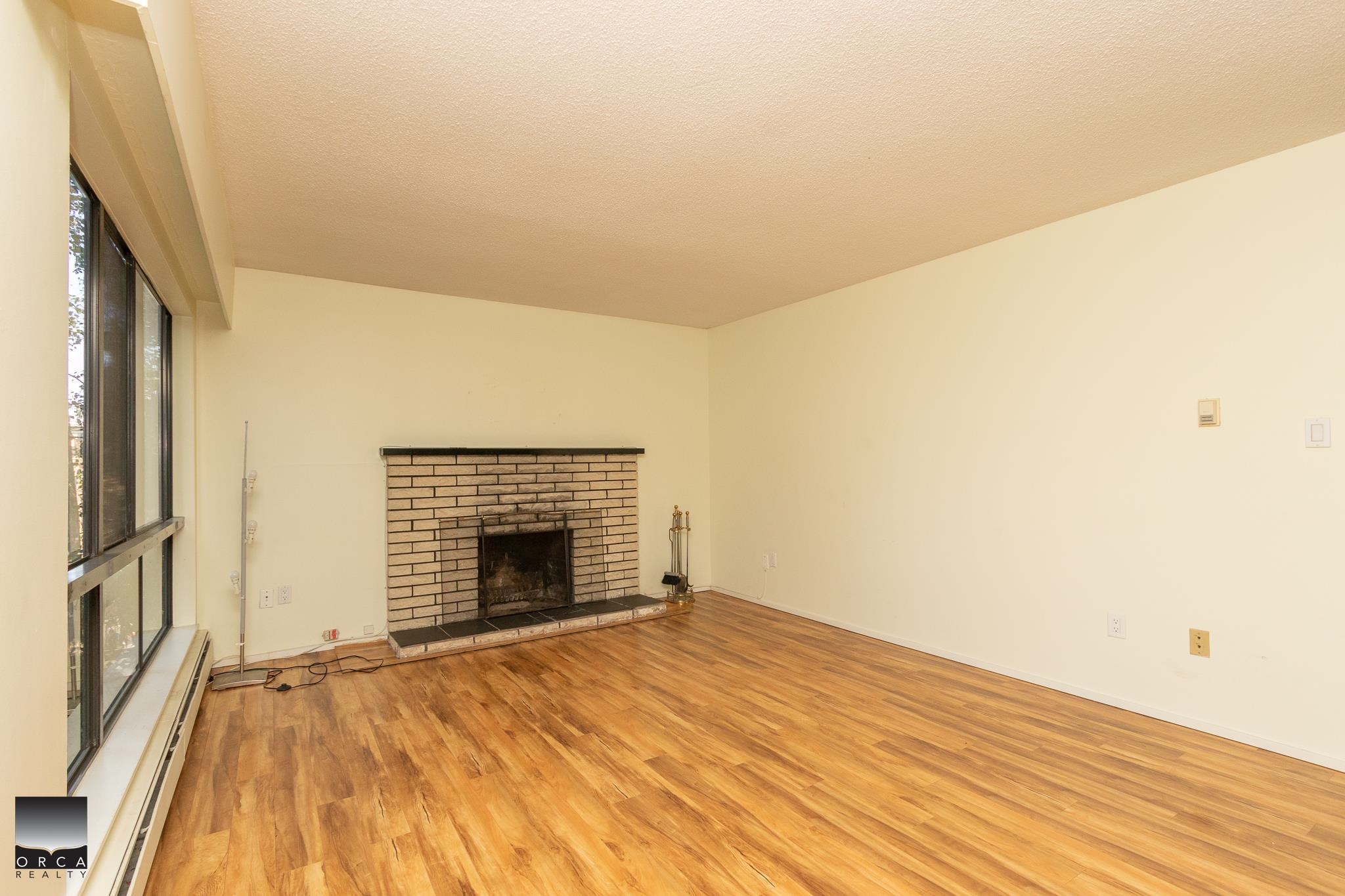 Unit 203 - 1877 West 5th Street, Vancouver 4