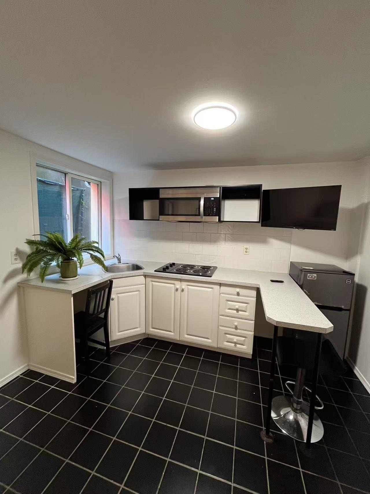 Unit 5 - 1517 Comox Street, Vancouver 5