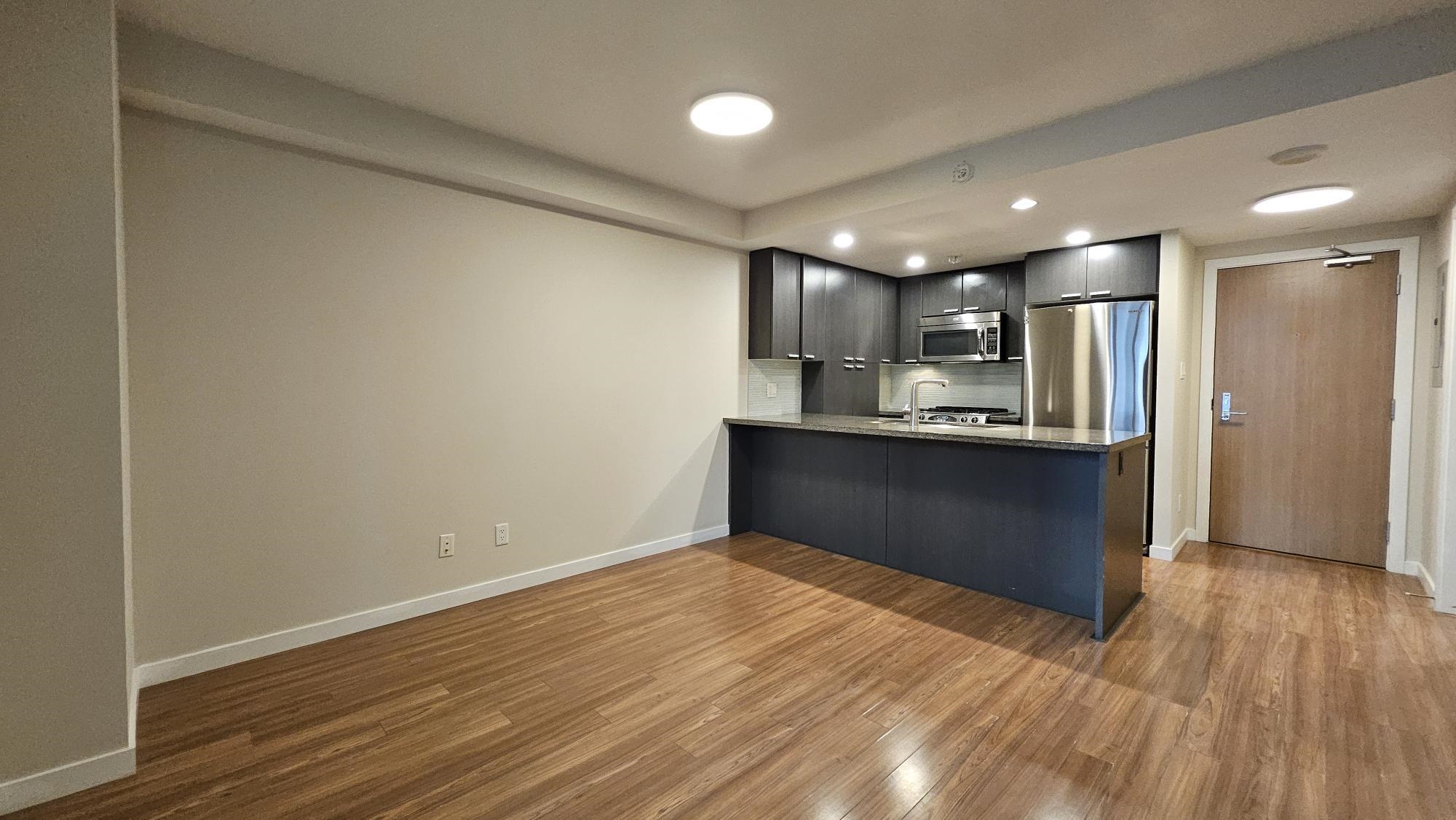 Unit 403 - 2200 Douglas Road, Burnaby 2