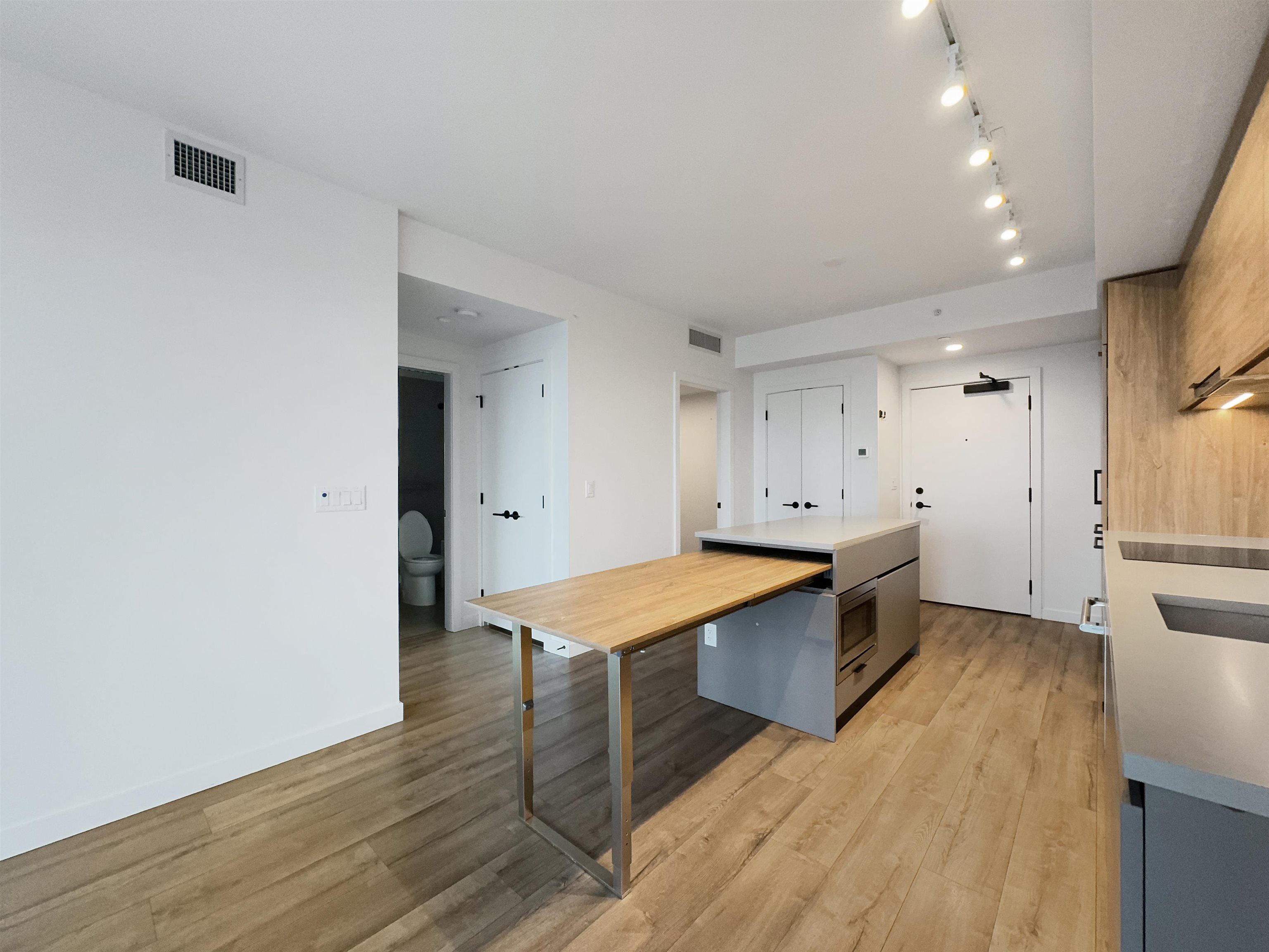 Unit 17xx - 13428 105 Avenue, Surrey 2