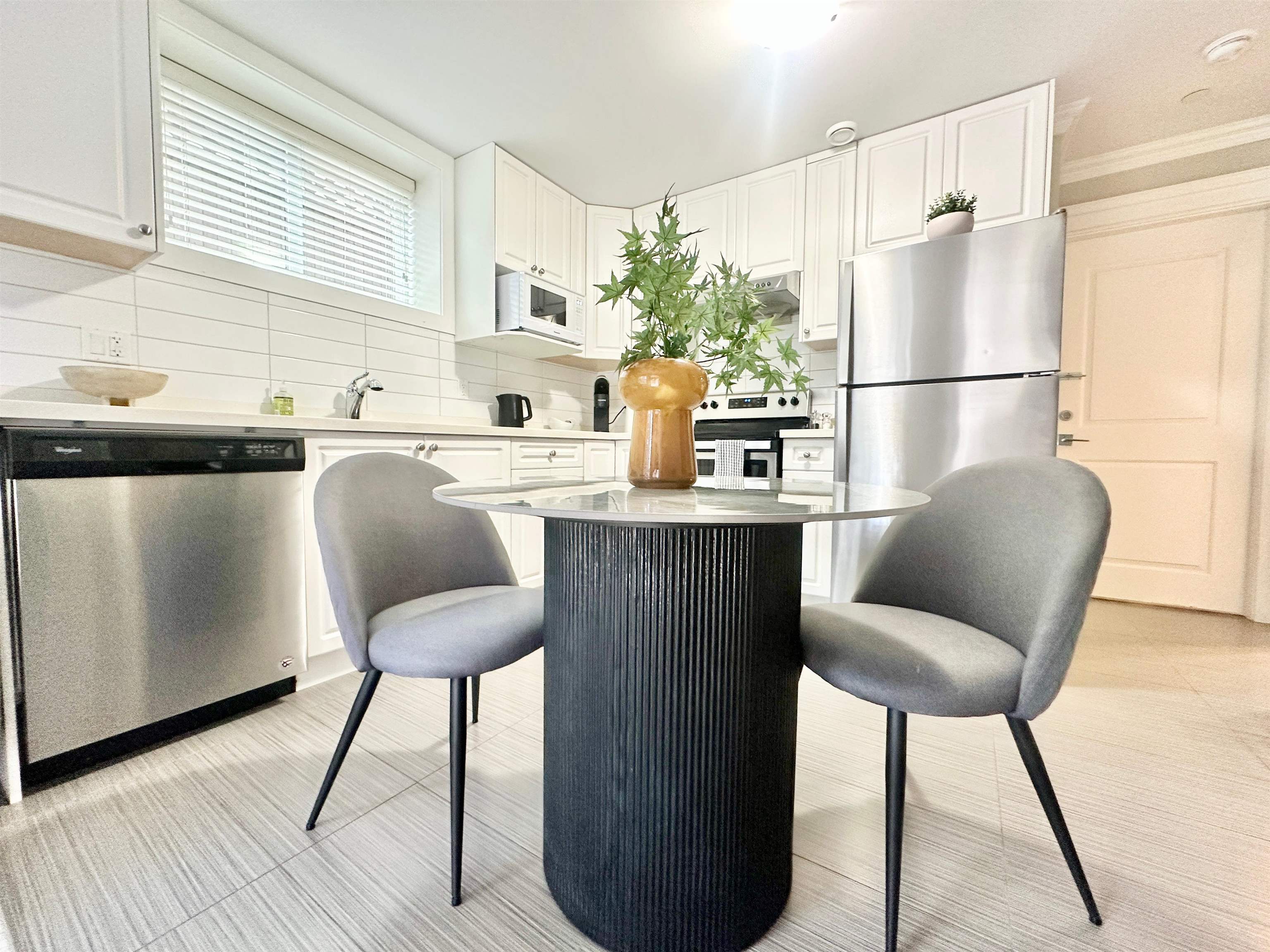 2129 46th Avenue E, Vancouver 5