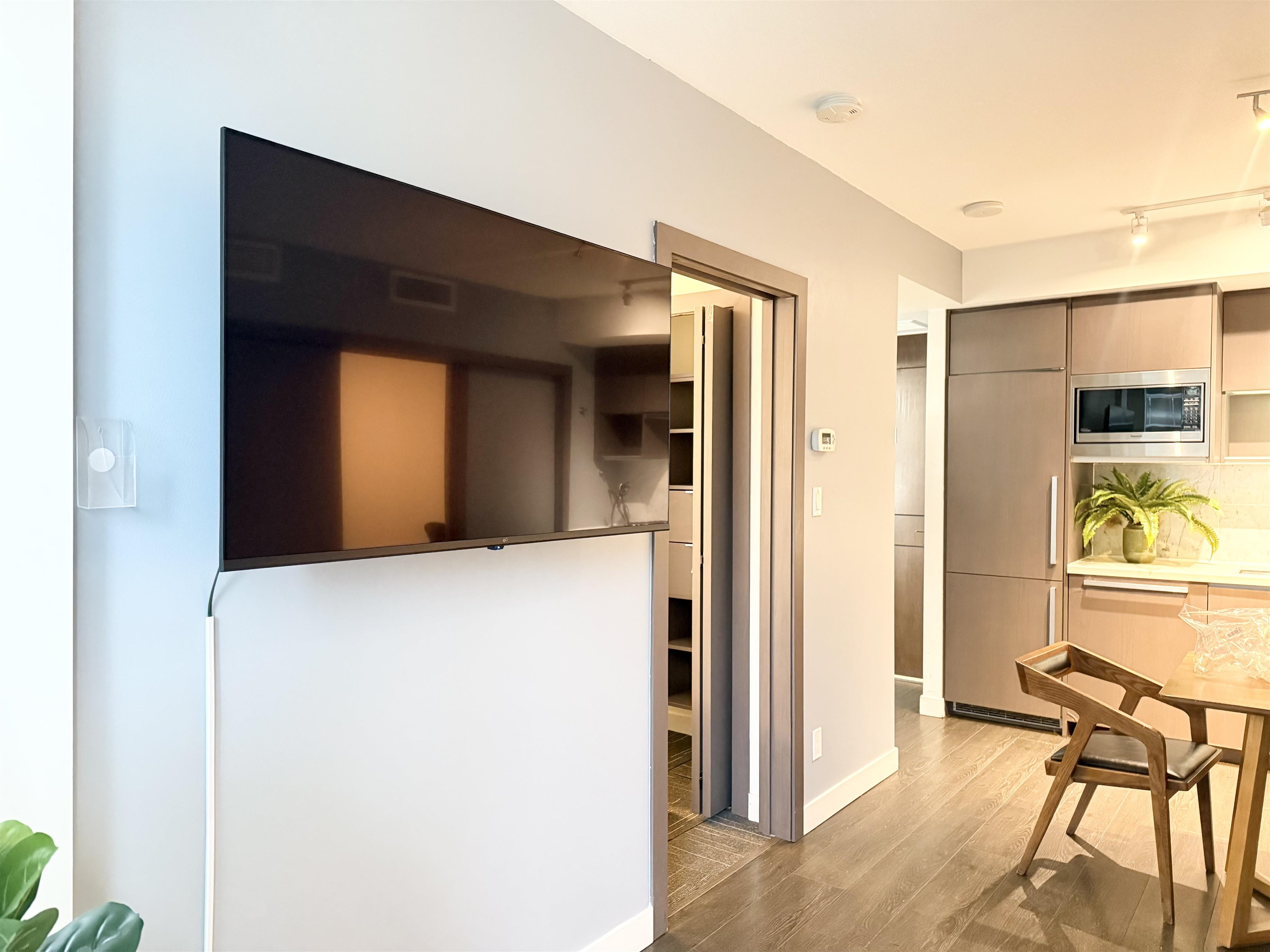 Unit 517 - 68 Smithe Street, Vancouver 5