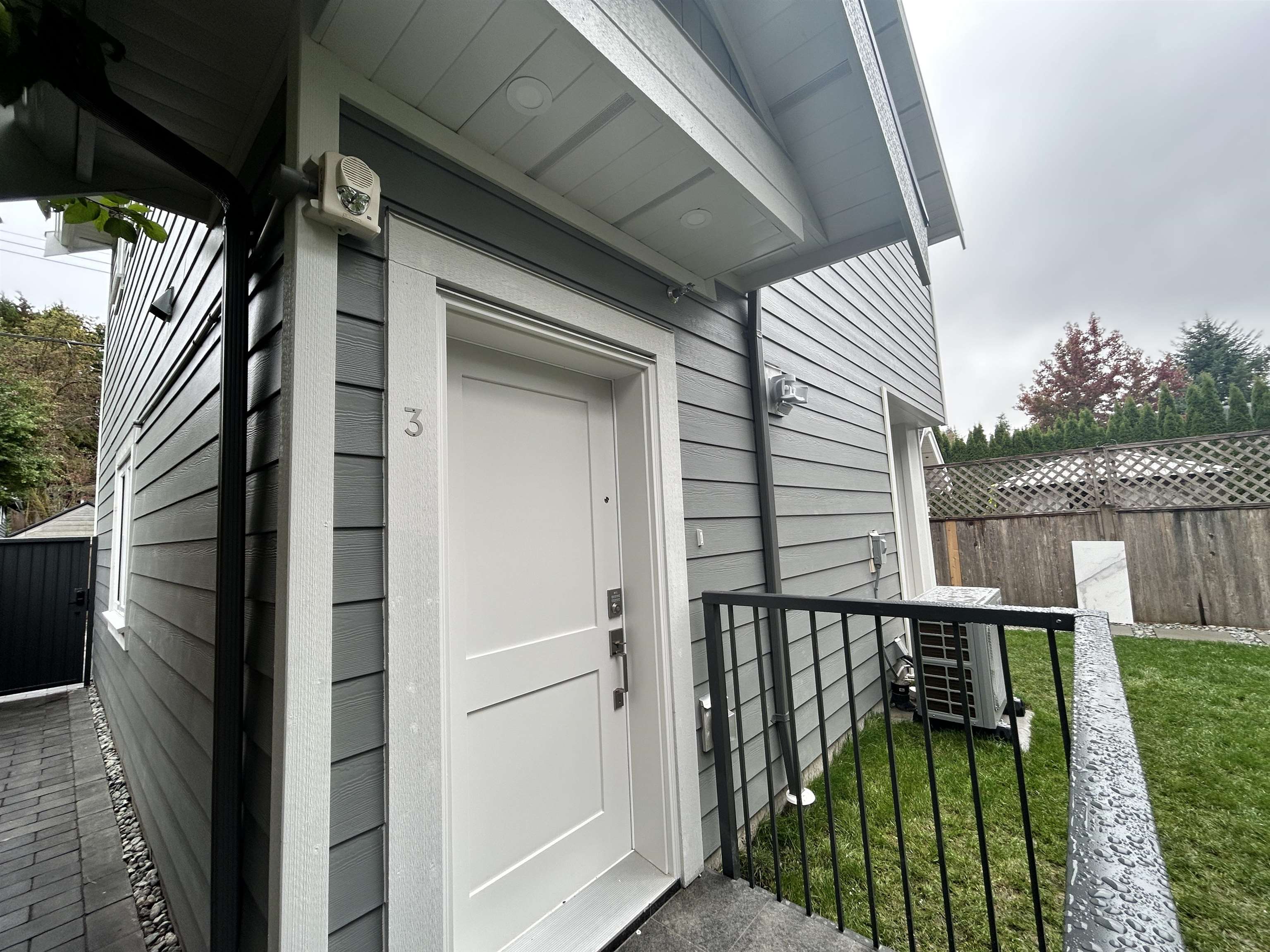 Unit 3 - 4472 15th Avenue W, Vancouver 2
