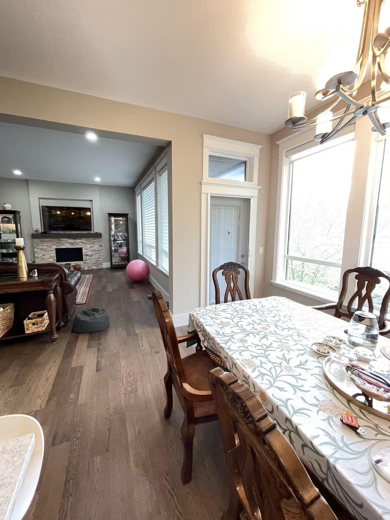 3000 Helc Place, Surrey 4