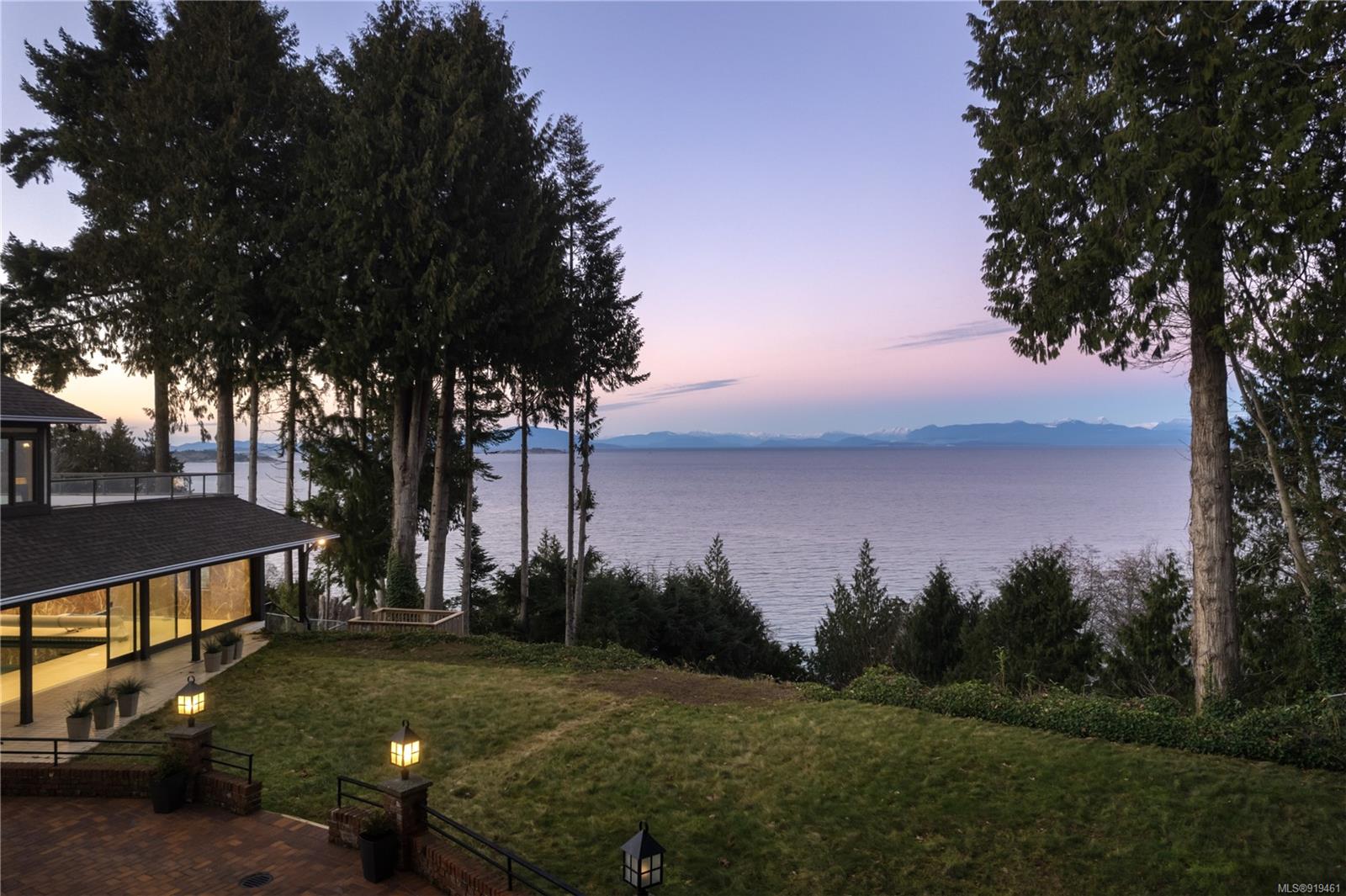 6936 Dickinson Rd, Lantzville, British Columbia V0R2H0 Listing History