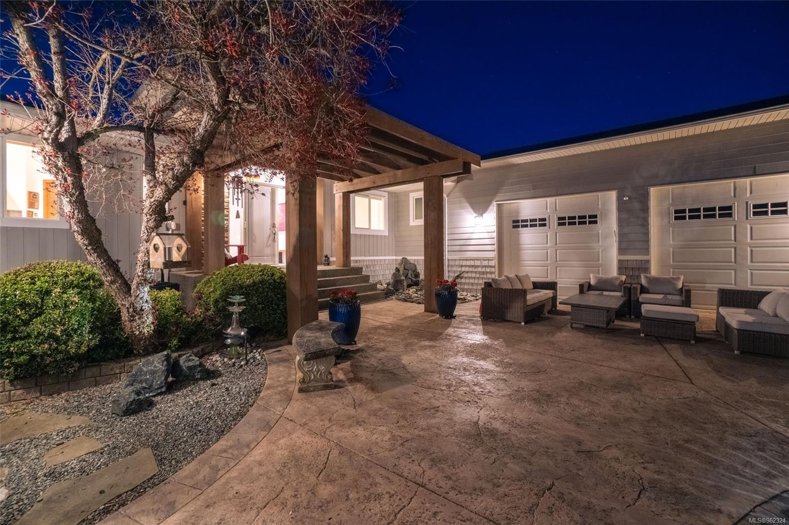 1561 Admiral Tryon Blvd, Parksville, British Columbia V9P1Y3 Sold