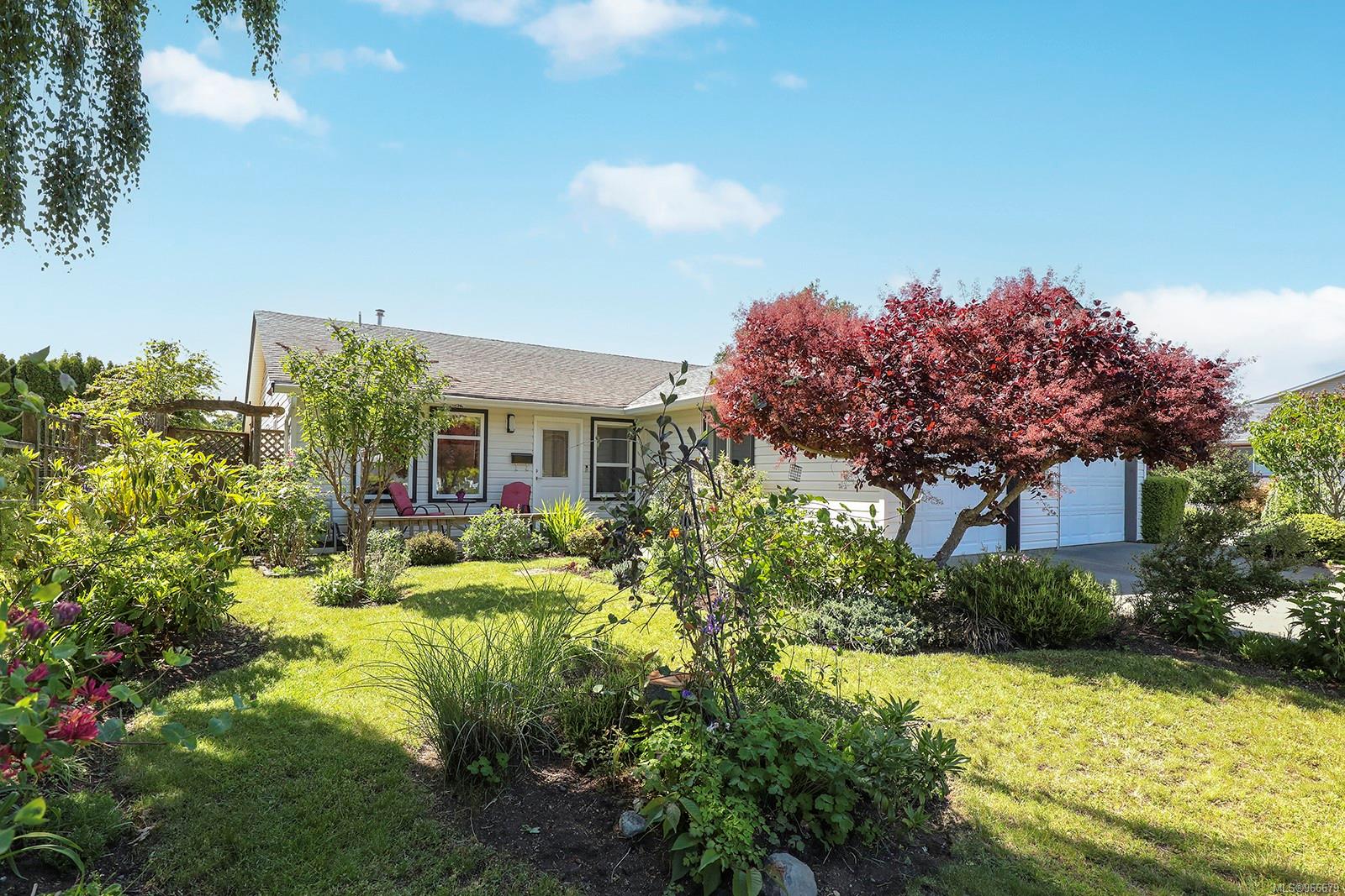 A 647 Bunting Pl, Comox, British Columbia V9M3R1 Sold History