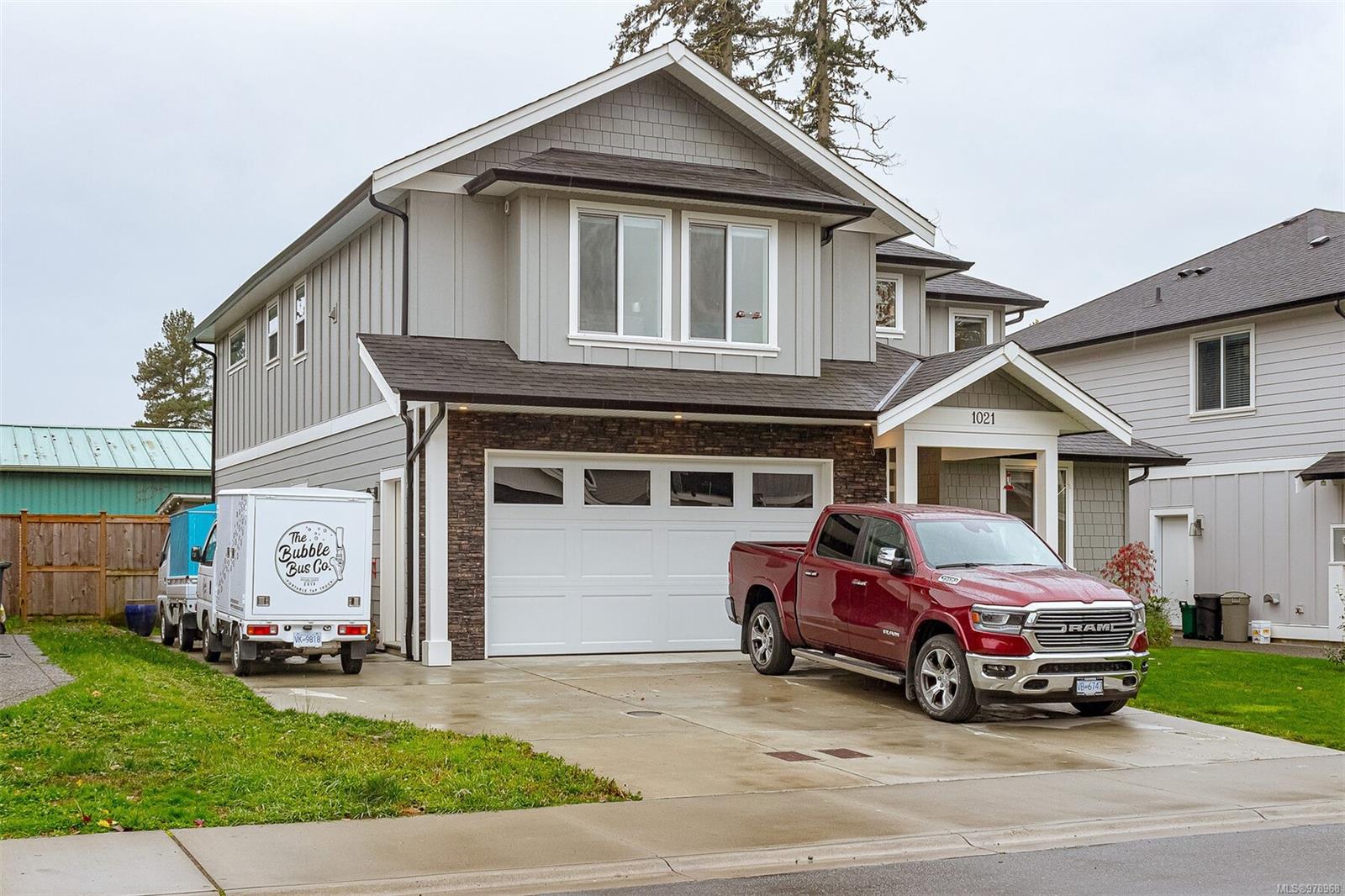 1021 Sandalwood Crt, Langford, British Columbia V9C0E1 For Sale